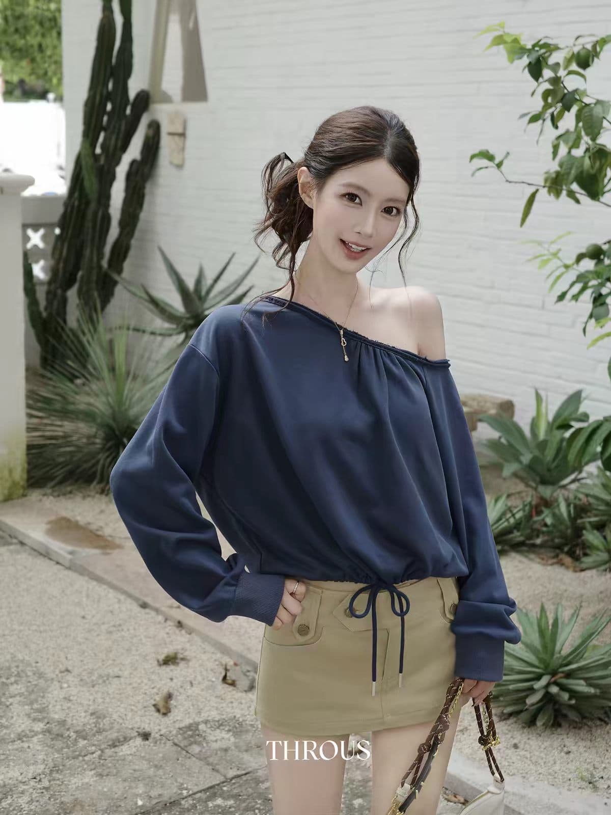 느긋한 비스듬한 어깨 긴팔 티셔츠 여성 가을 루즈핏 오프숄더 맨위 이미지 3