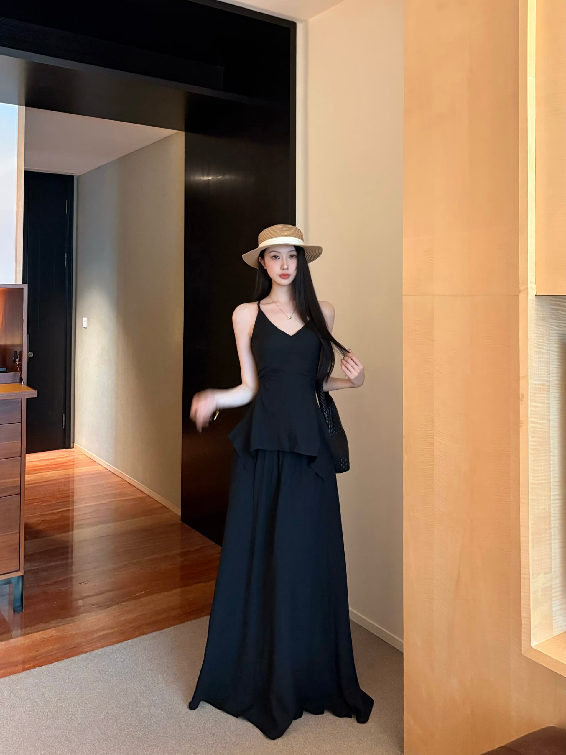 한국 스타일 디자인 센스 슬립 맨위 반신 스커트 단색 세트 불규칙 V넥 세트 이미지 4