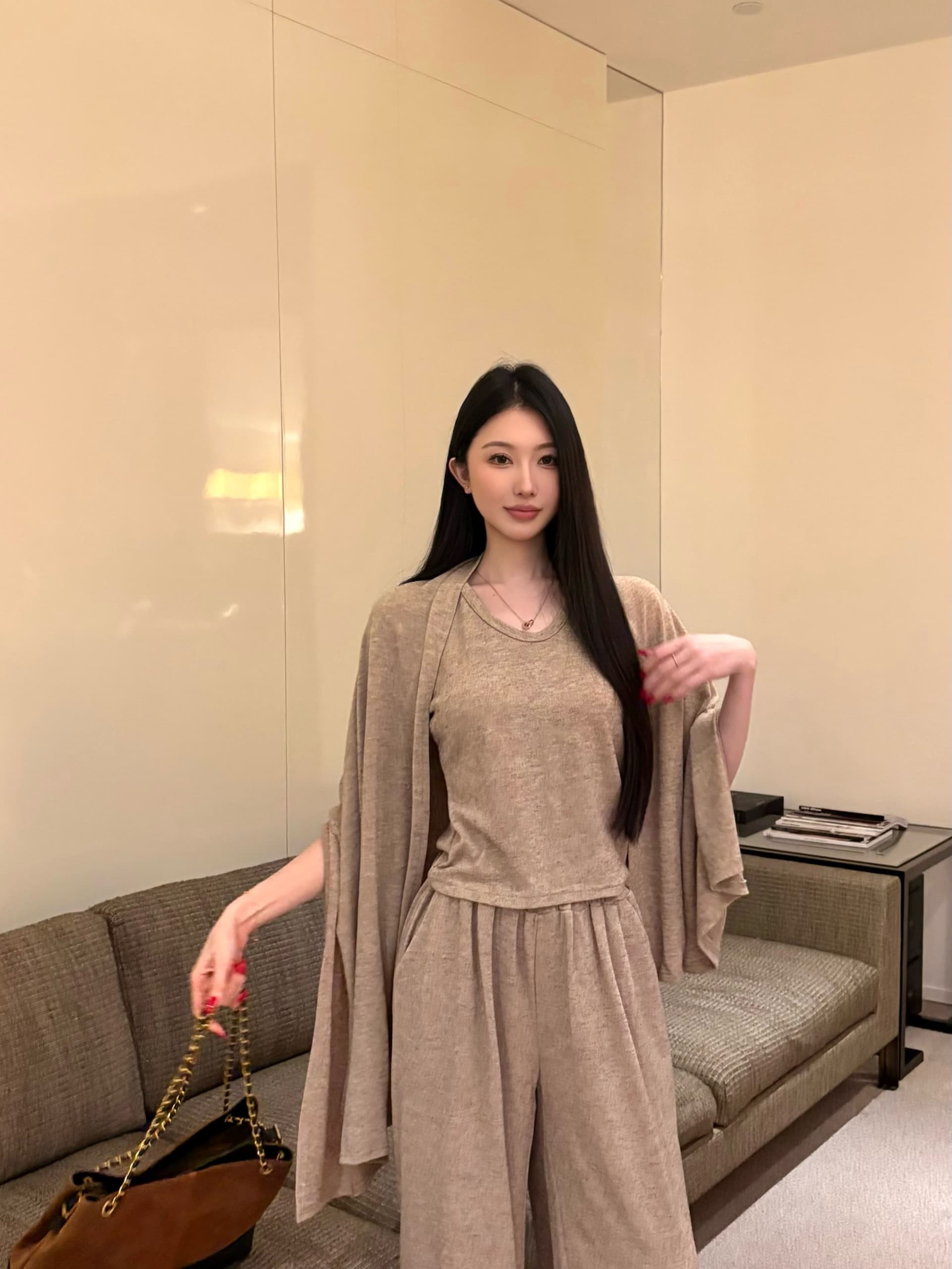 실사 정가 외국 가스 숄 슬림해 보이는 캐미솔 허리밴드 루즈핏 스트레이트 와이드 레그 팬츠 세 조각 여성 세트 상세 이미지 10