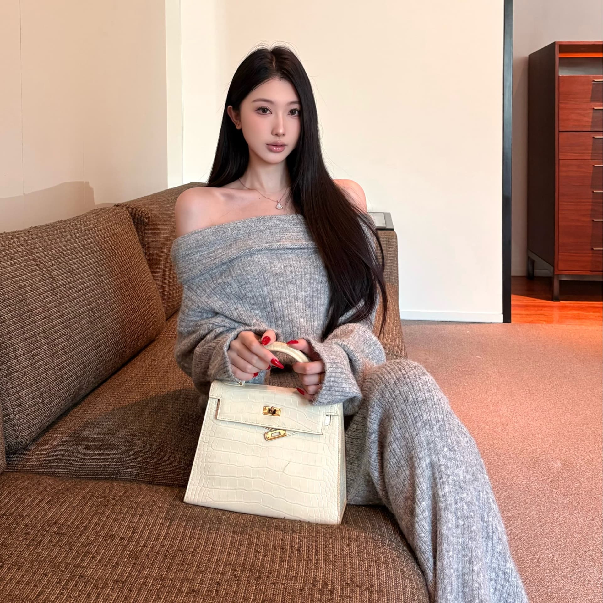 가을 겨울 패션 너구리 플러시 섹시함 보트넥 스웨터 뒤집다 측면 타이트 스커트 반신 스커트 여성복 이미지 5