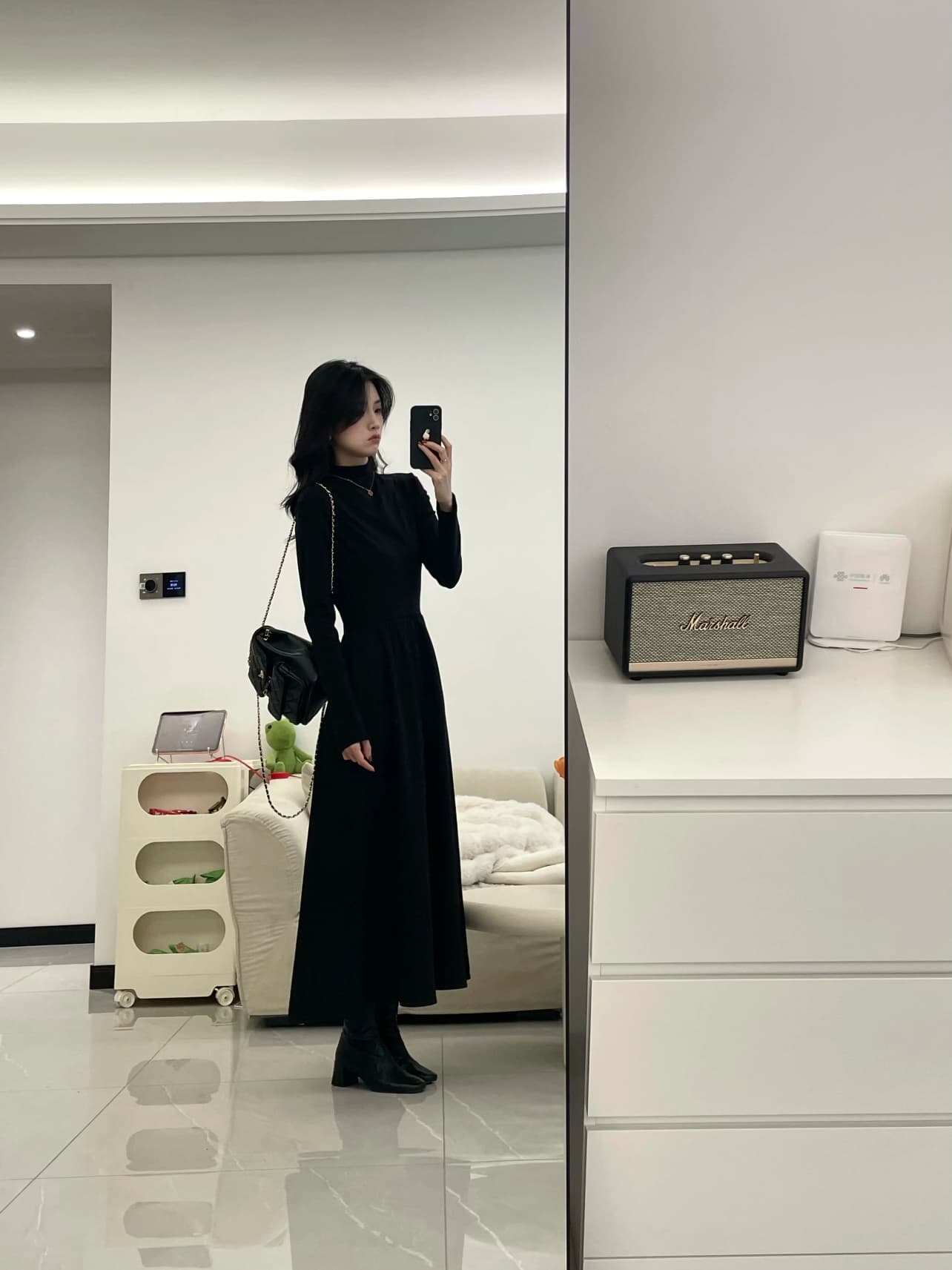 그는 벤 바람 검정색 긴팔 만나는 니트 점프 슈트 치마 프랑스식 품격 허리 수축 몸매 가꾸기 인사이드 가져 가라. 롱 스커트 상세 이미지 4