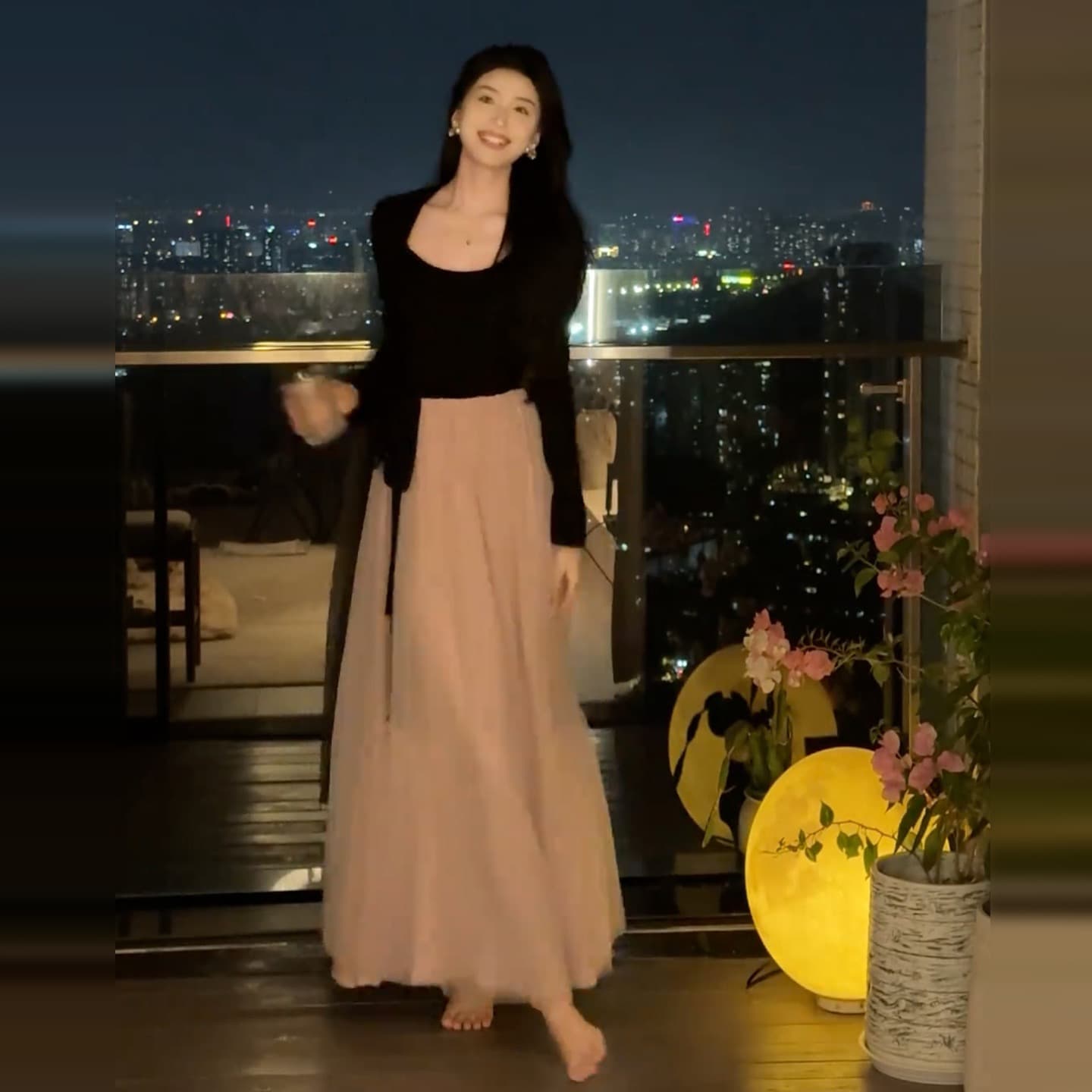 2025 가을 겨울철 새로운 프랑스식 고급 센스 품격 긴팔 드레스 아이들 부유 한 가족 천 골드 자이언트 잘 생긴 롱 스커트 이미지 3