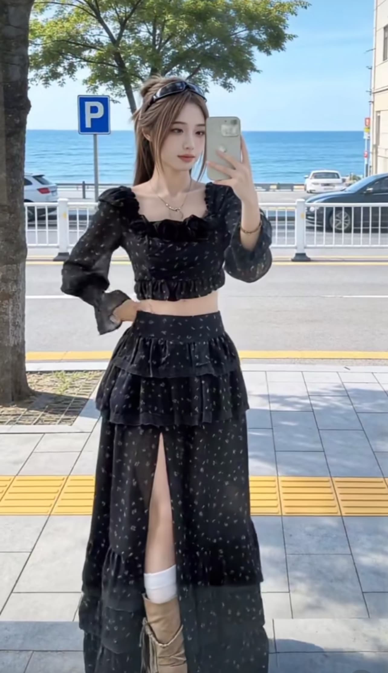 2026 봄 여름 새로운 프랑스식 레트로 휴가 무거운 작업 손 자수 레이스 조각 짧은 맨위 반신 치마 세트 여성 이미지 4