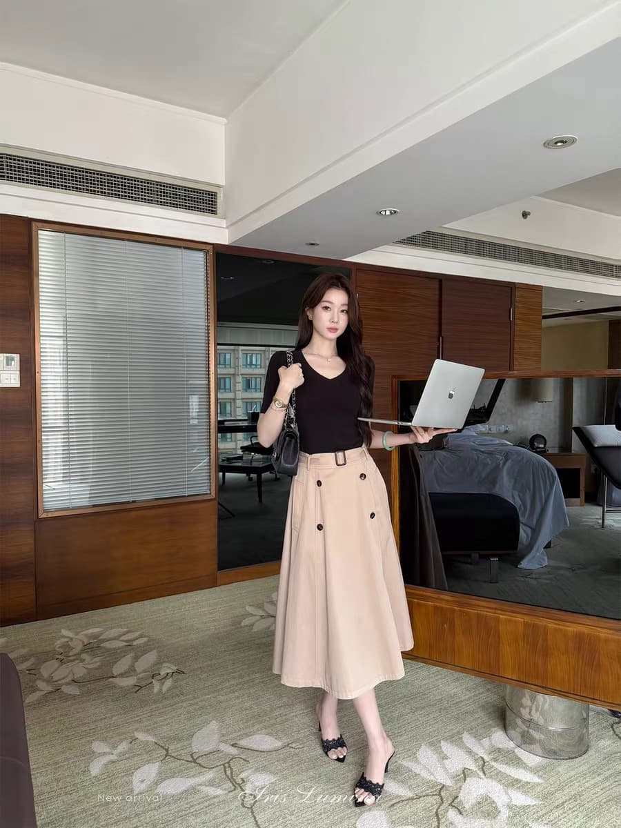 iris lumina 예약하기 어둡고 조용한 라이 경기 서울 코튼 teev 칼라 티셔츠 여름 단색 미니멀리즘 출퇴근 중간 소매 맨위 상세 이미지 1