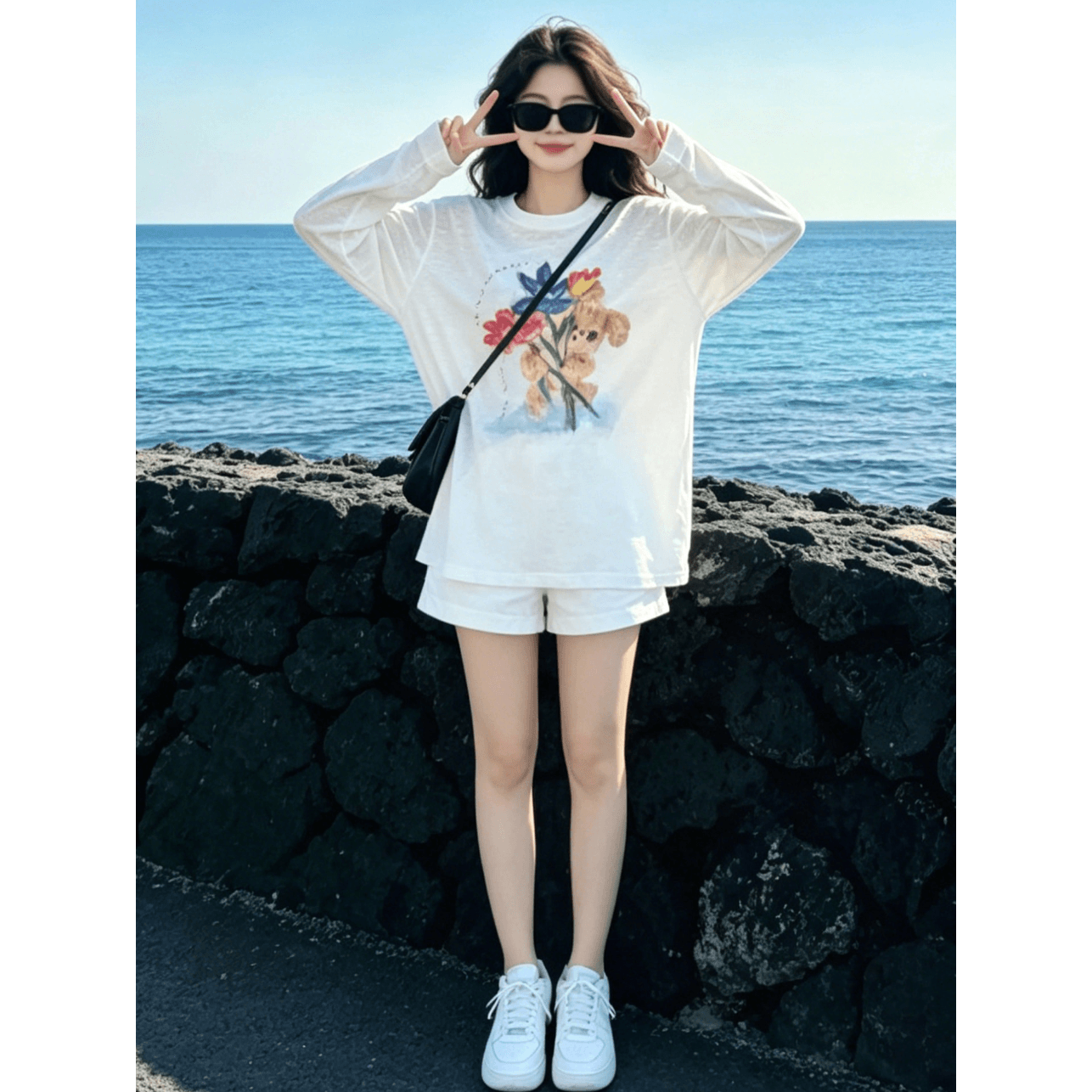 수채화 물감 작은 곰 프린트 화이트 긴팔 t 셔츠 여성 여름 루즈핏 얇은 스타일 통기성 자외선 차단 느긋한 블라우스 맨위 이미지 5