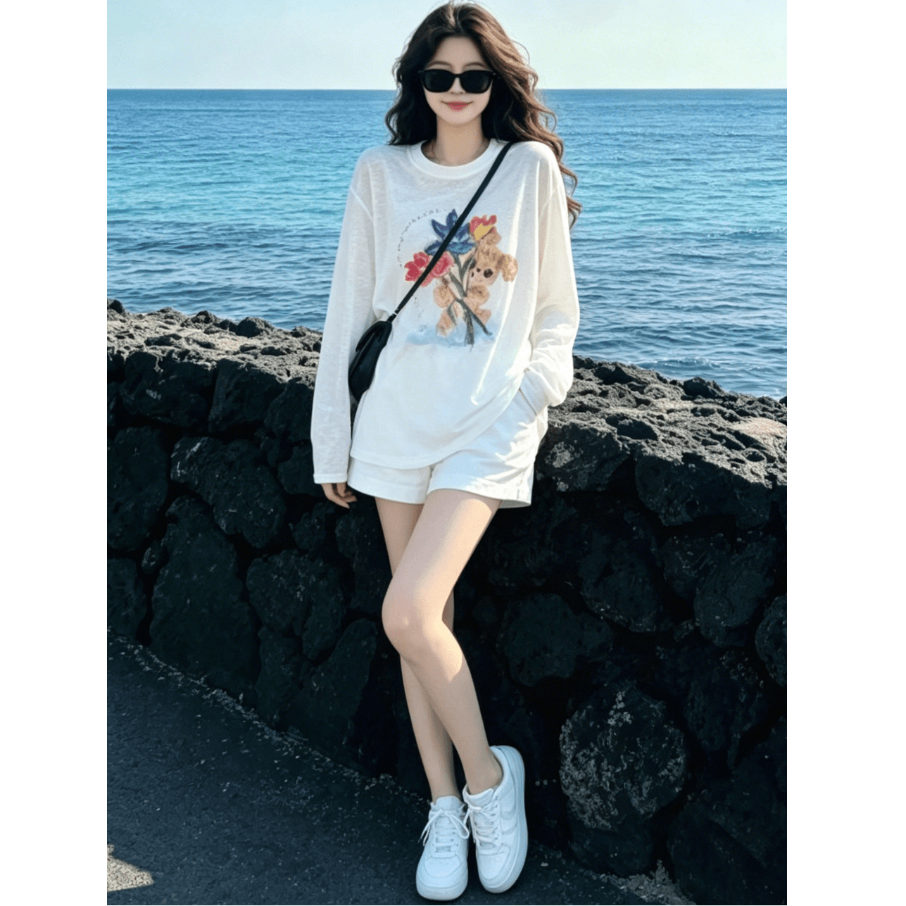 수채화 물감 작은 곰 프린트 화이트 긴팔 t 셔츠 여성 여름 루즈핏 얇은 스타일 통기성 자외선 차단 느긋한 블라우스 맨위 이미지 3