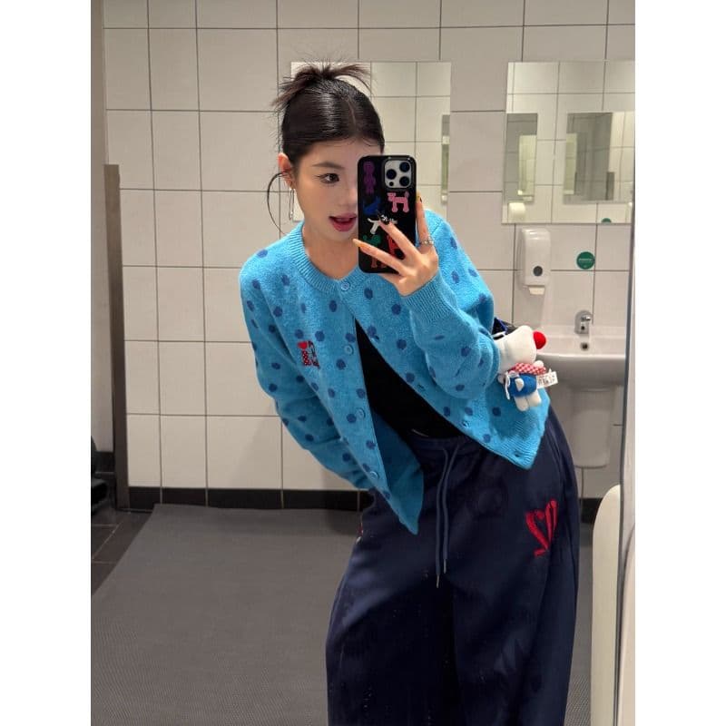 아메리칸 레트로 도트 무늬 라운드 넥 오픈 가디건 스웨터 여성 코트 가을 쇼트 스타일 부드러운 찹쌀 느긋한 바람 니트 스웨터 상세 이미지 4