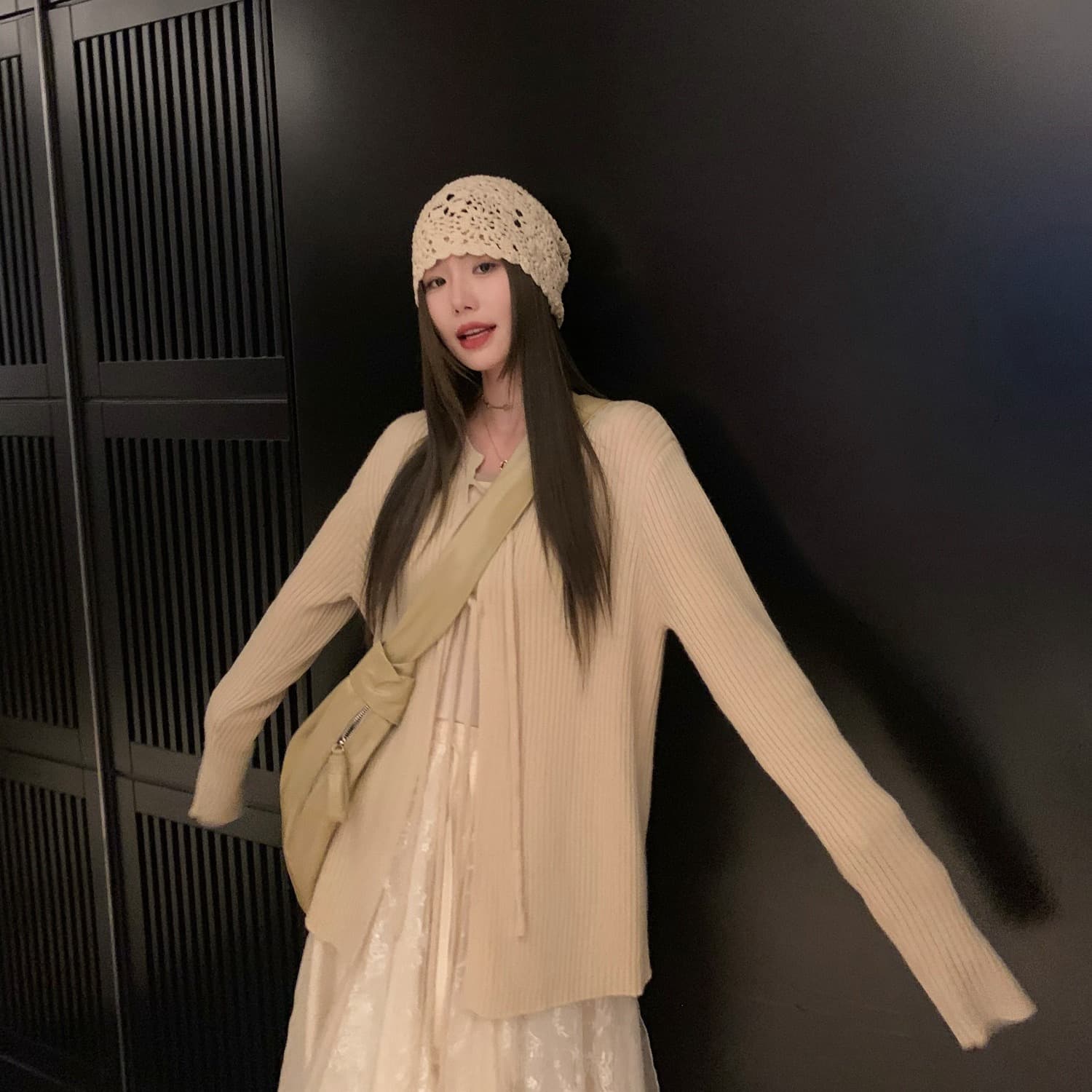 작은 6 월 6 월 브리트니 부드러운 매매 익스트림 제인 바람 다용도 맨위 모직물 스트랩 라운드 넥 니트 오픈 가디건 이미지 5