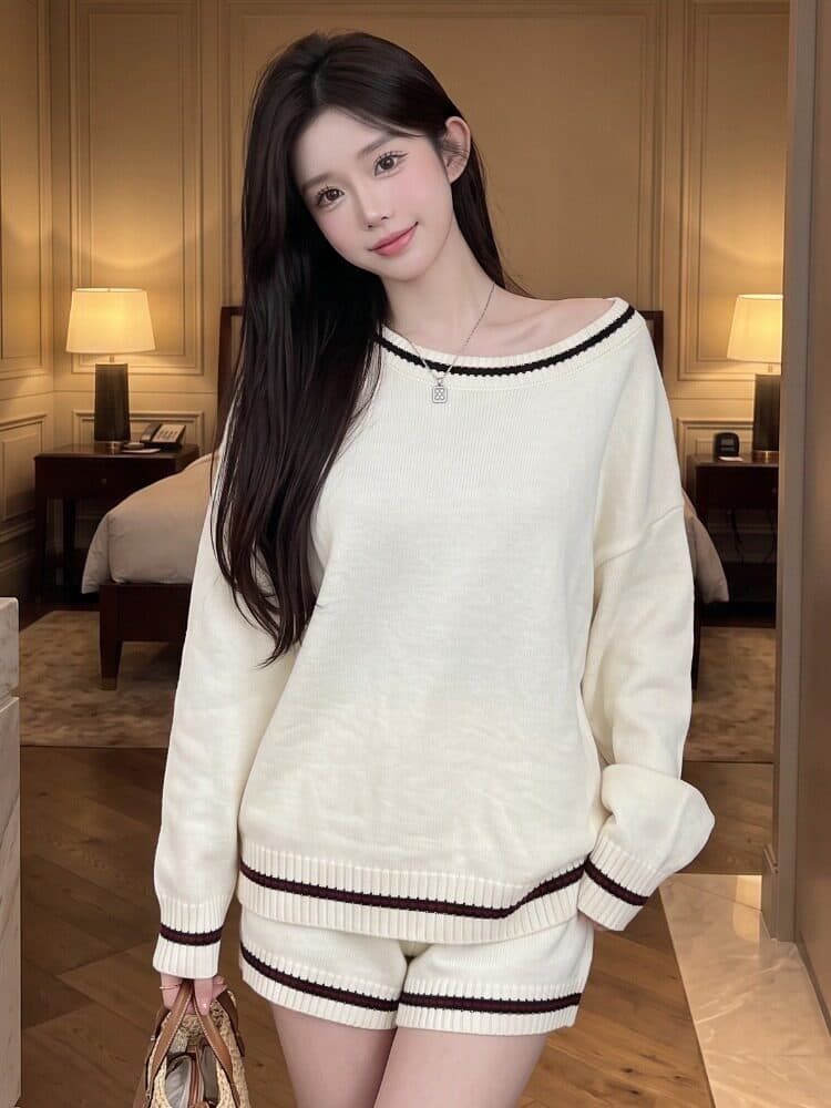 작은 샤넬 스타일 루즈핏 슬림해 보이는 배색 비스듬한 칼라 니트 스웨터 여성 가을 겨울 새로운 캐주얼 다용도 반바지 패션 투피스 세트 상세 이미지 2