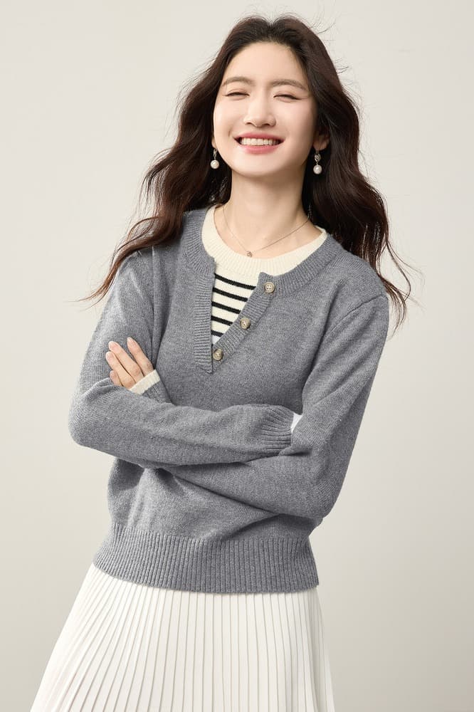페이크 레이어드 스트라이프 패치워크 회색 스웨터 여자 2026 가을 겨울철 느긋한 느슨함 센스 니트 풀오버 셔츠 이미지 2