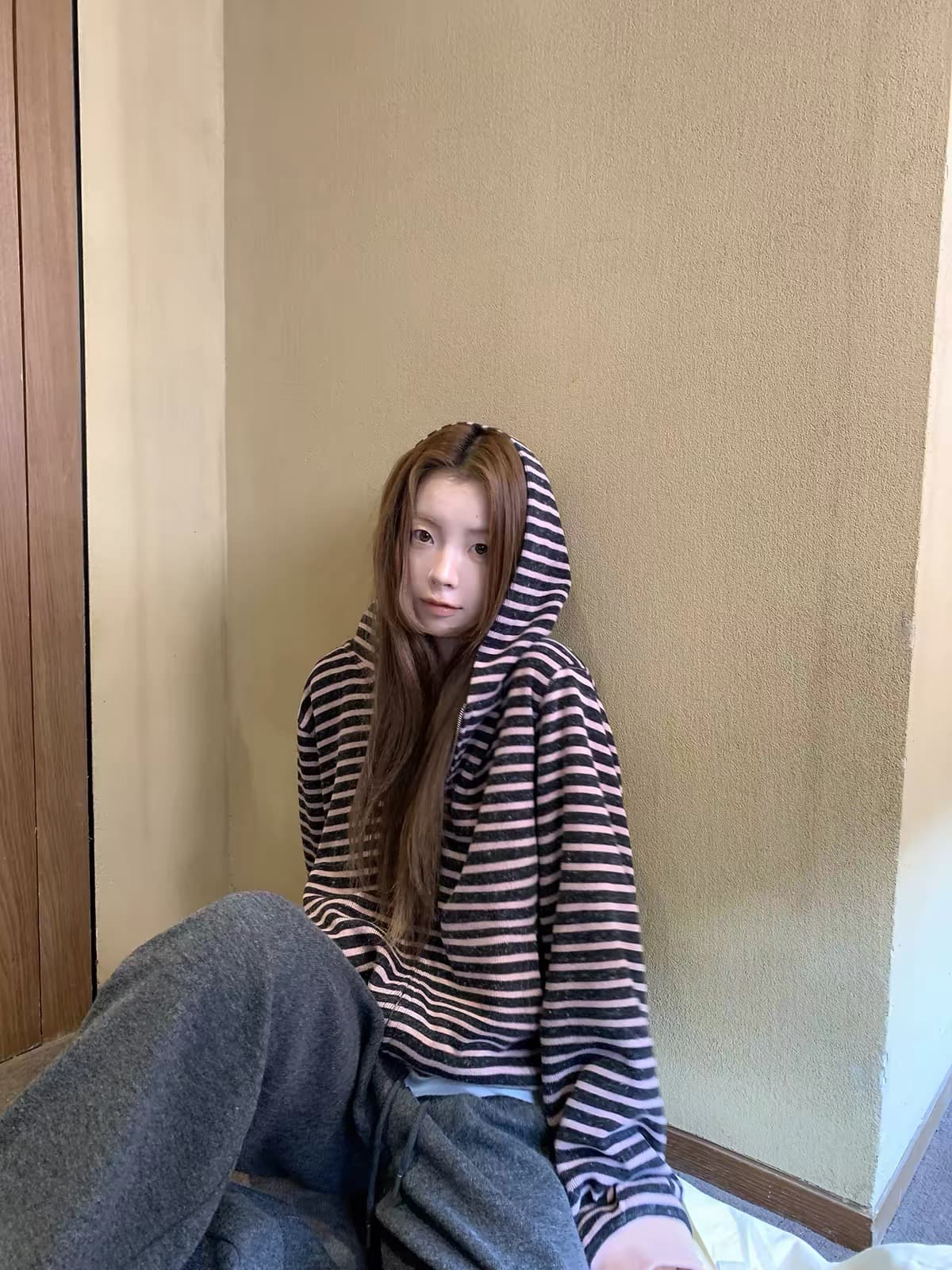 한 부서 레트로 분말 블랙 스트라이프 후드 오픈 가디건 여성 코트 루즈핏 느긋한 바람 다용도 지퍼 긴팔 맨위 이미지 4