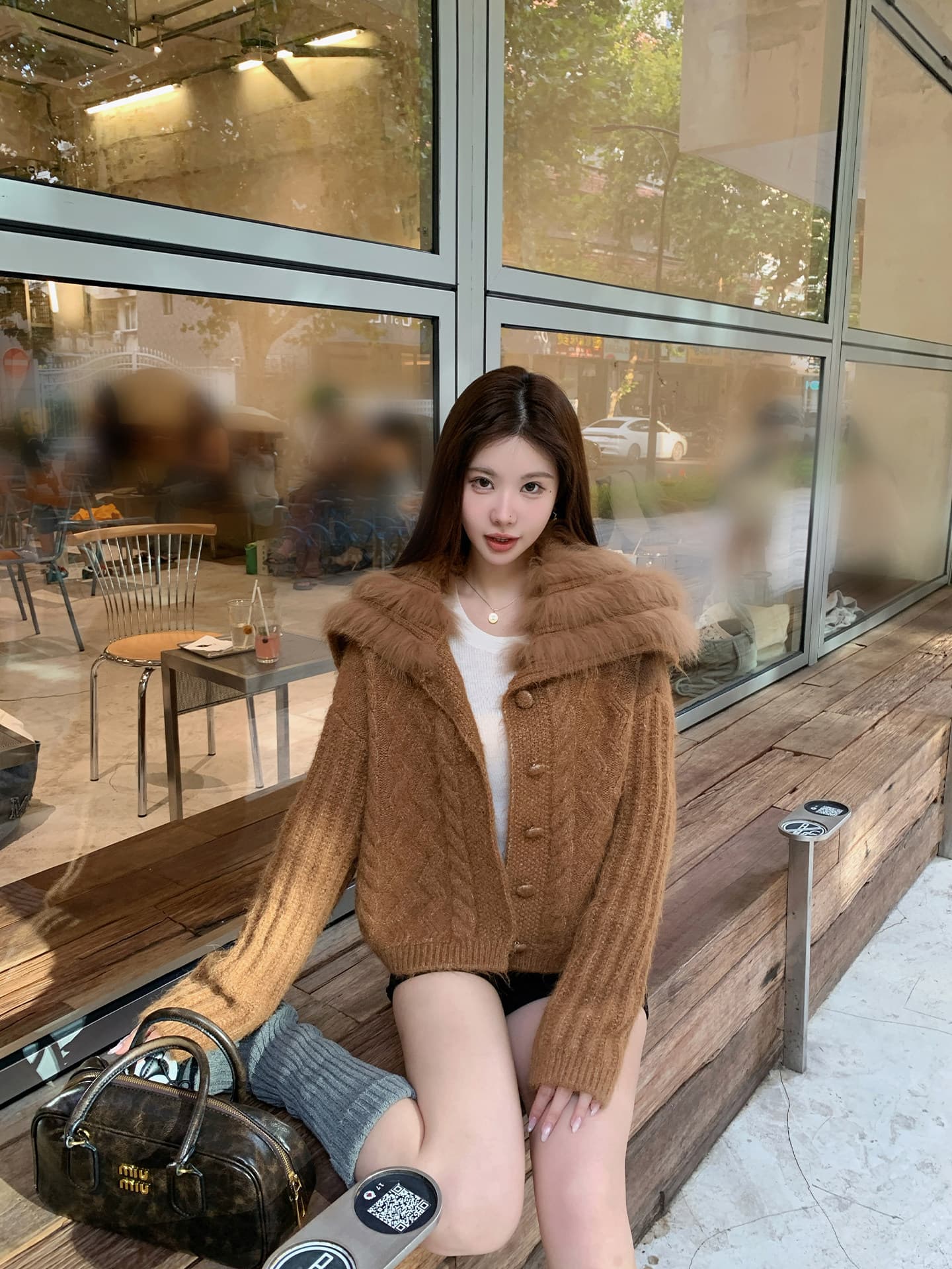 한 여성 천 골드 빅 칼라 스웨터 니트 스웨터 여성 해군 칼라 쇼트 스타일 재킷 26 새로운 벨트 털 모피 칼라 상세 이미지 1
