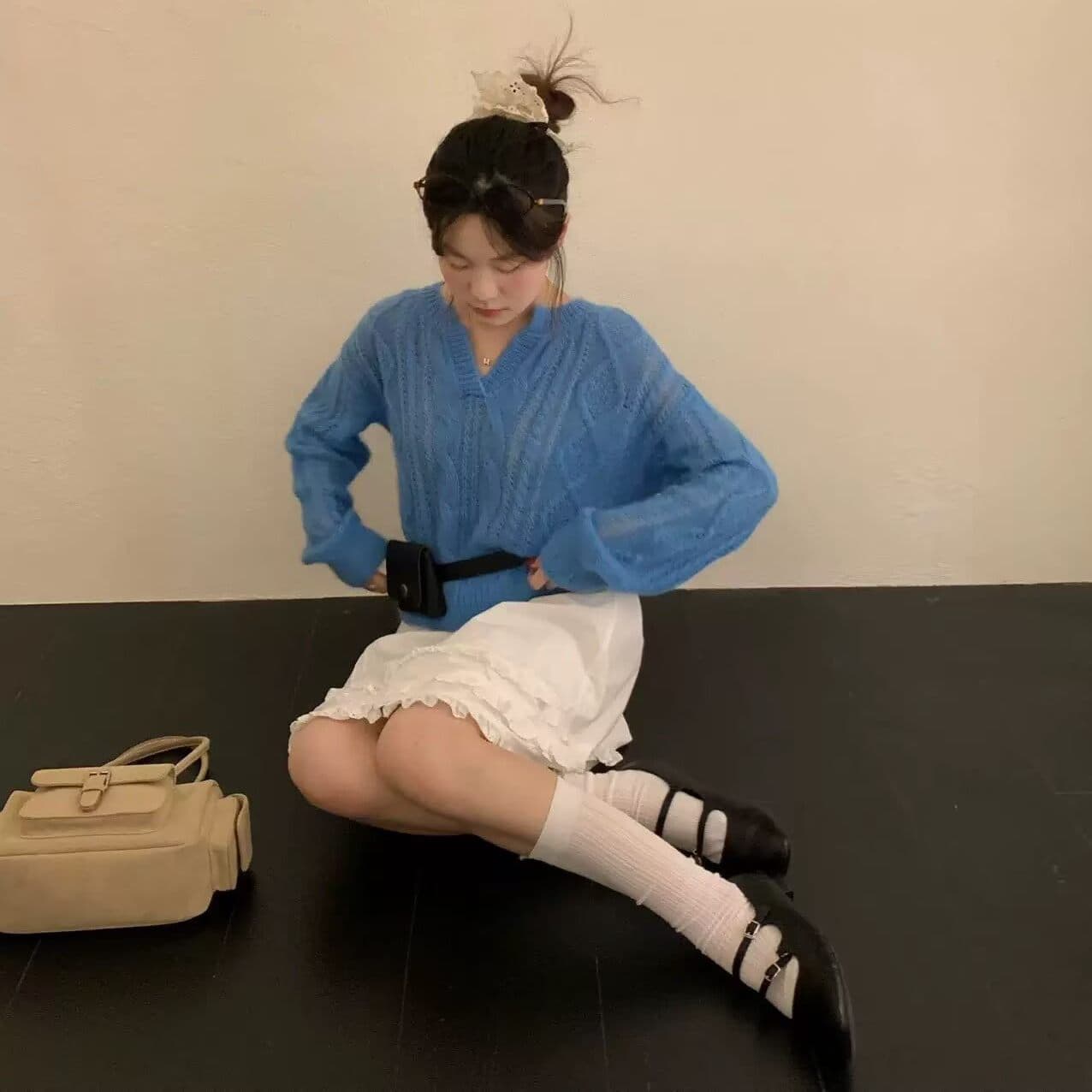 V넥 풀오버 스웨터 여자 모헤어 파란색 스웨터 이른 봄 새로운 부드러운 찹쌀 여성 얇은 스타일 홀로우 아웃 니트 스웨터 맨위 이미지 5
