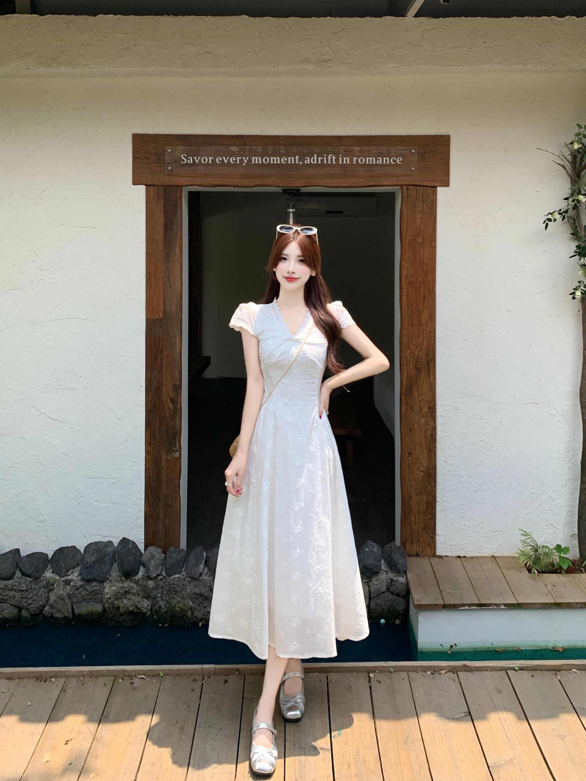 실사 송 긍정적 인 En 프랑스식 부드러운 바람 쌀 화이트 V넥 여성 드레스 여름 한 부서 허리 수축 고유 한 드레스 이미지 3