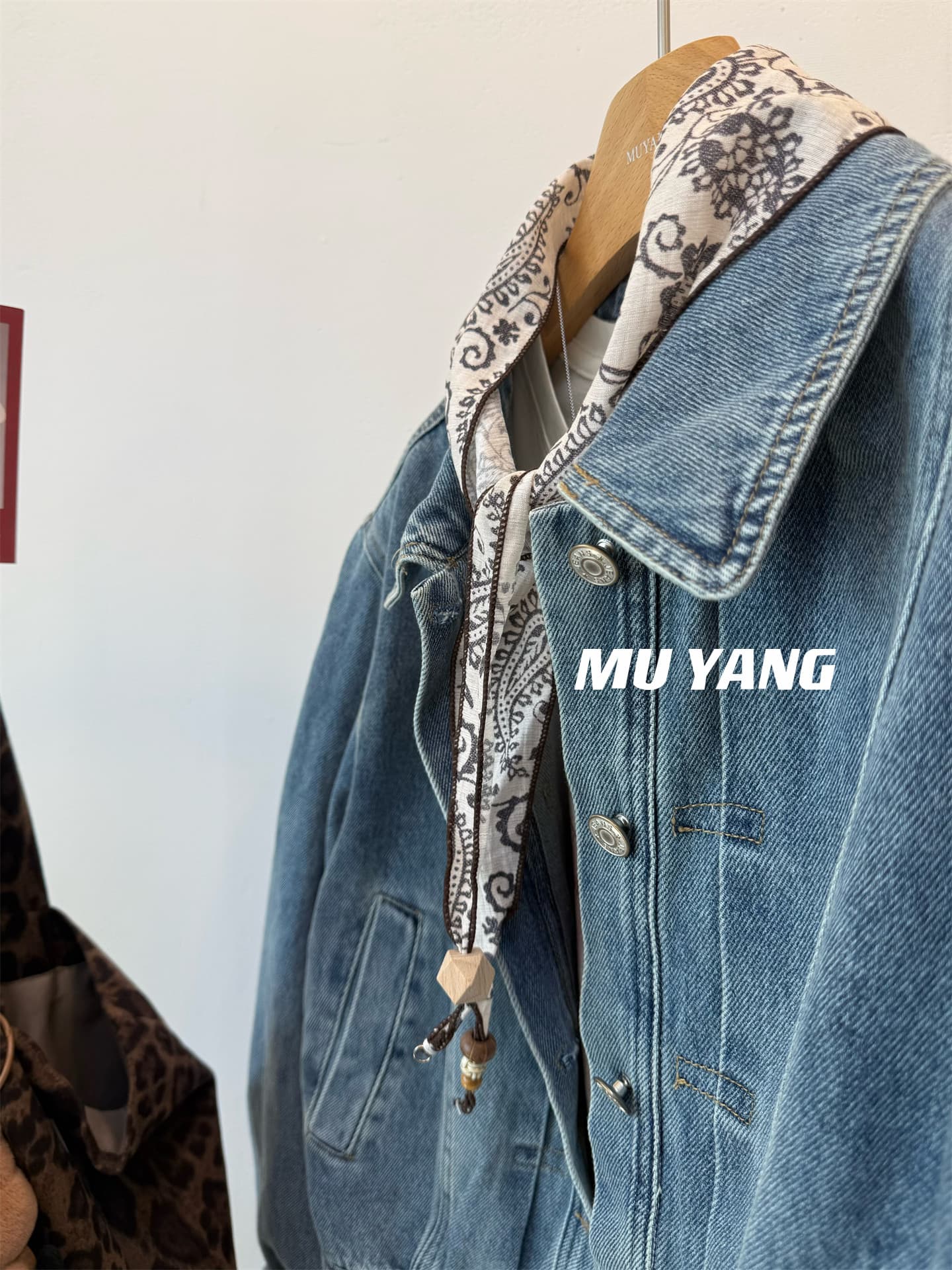 muyang 한국 워싱 재료 스카프 장식 레트로 데님 여성 코트 쇼트 스타일 폴로 칼라 다용도 재킷 재킷 상세 이미지 6