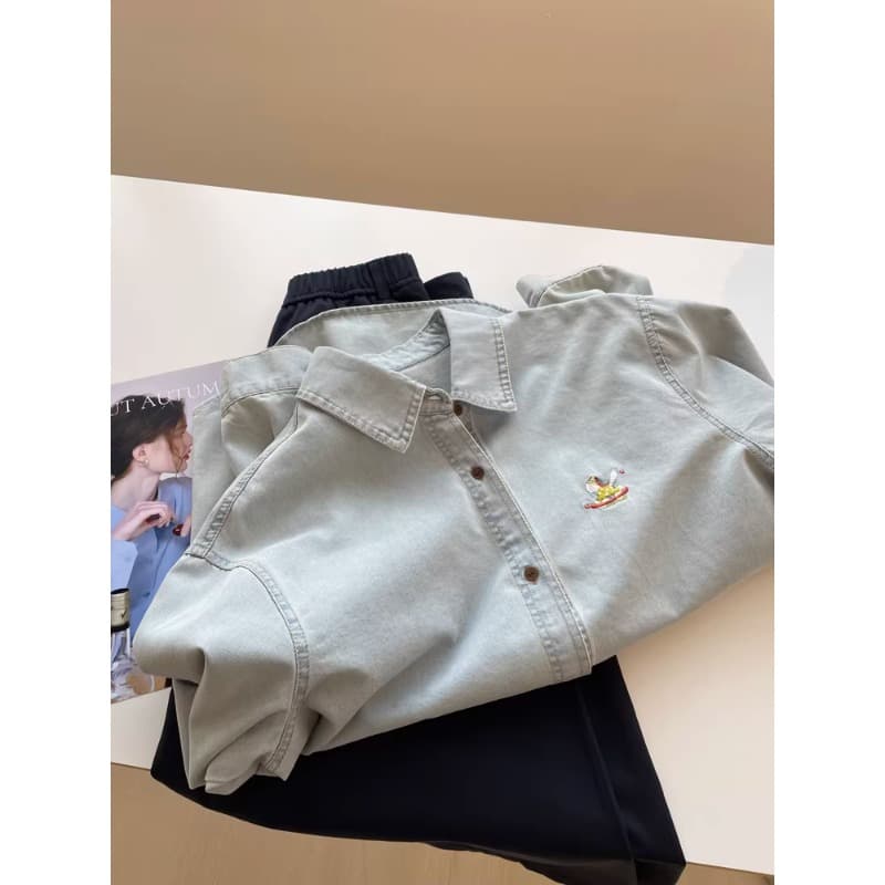 한 부서 하늘색 데님 여성 셔츠 봄 느긋한 루즈핏 작은 말 자수 폴로 칼라 스택 착용 캐주얼 셔츠 얇은 코트 이미지 4