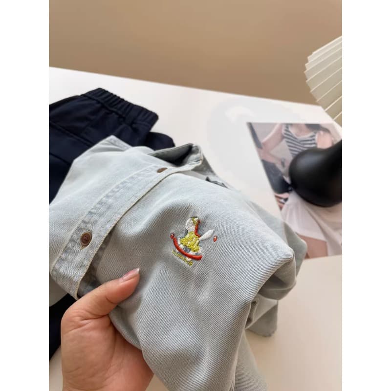 한 부서 하늘색 데님 여성 셔츠 봄 느긋한 루즈핏 작은 말 자수 폴로 칼라 스택 착용 캐주얼 셔츠 얇은 코트 이미지 5