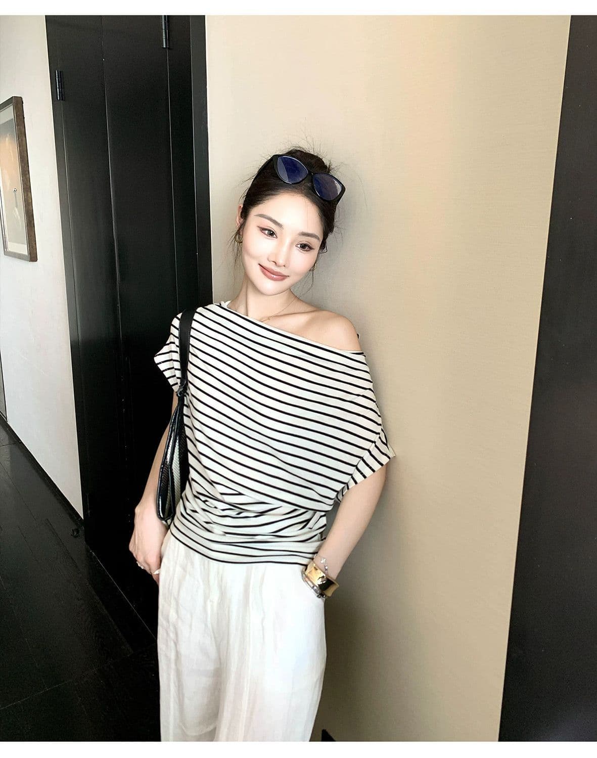 원본 품질 프랑스식 익스트림 제인 바람 비스듬한 어깨 스트라이프 티셔츠 2026 가을 새로운 도시 다용도 풀오버 맨위 여성 상세 이미지 5