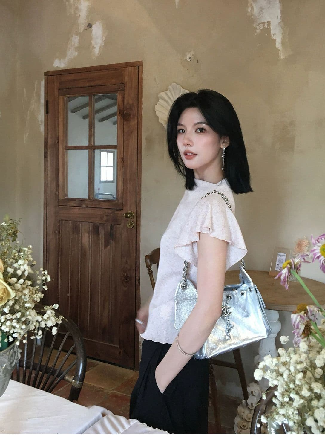 원본 품질 한 부서 미니멀리즘 프릴 티셔츠 여성 의류 2026 가을 새로운 긍정적 인 어깨 질감 슬림해 보이는 반팔 상세 이미지 13