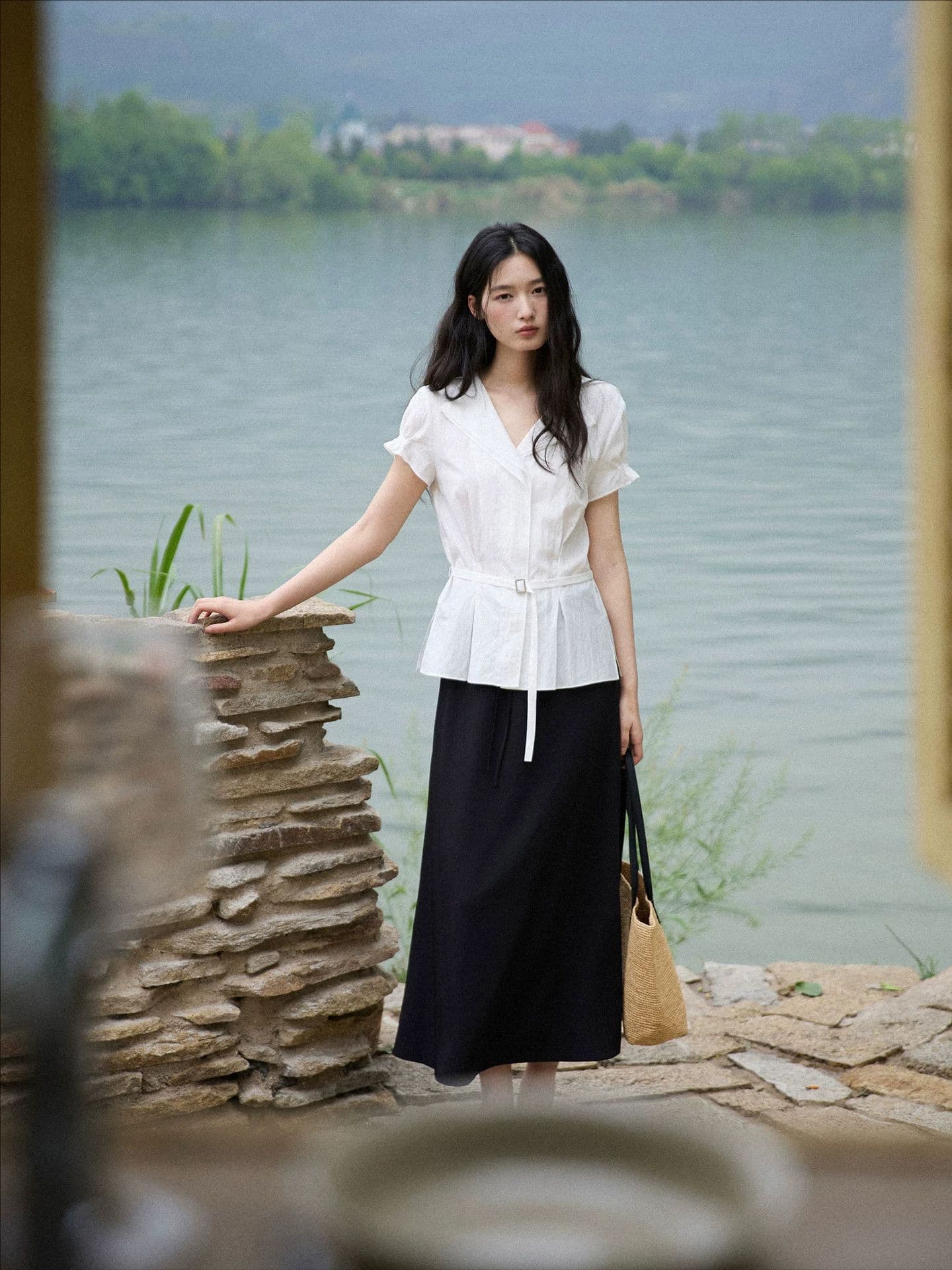 프랑스식 품격 V넥 레이스업 허리 수축 반팔 여성 셔츠 여름 화이트 긍정적 인 어깨 Chic 맨위 이미지 2
