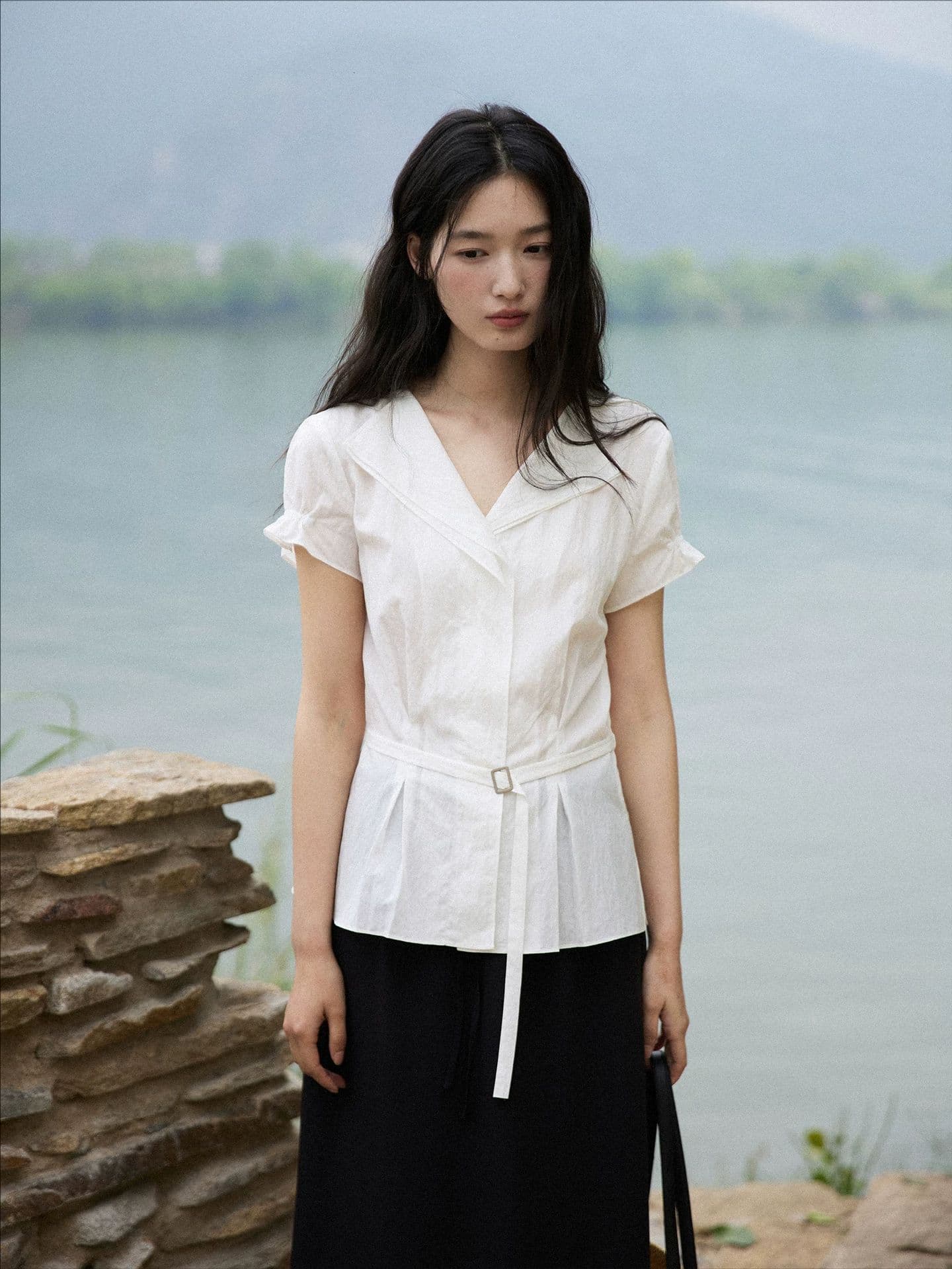 프랑스식 품격 V넥 레이스업 허리 수축 반팔 여성 셔츠 여름 화이트 긍정적 인 어깨 Chic 맨위 이미지 4
