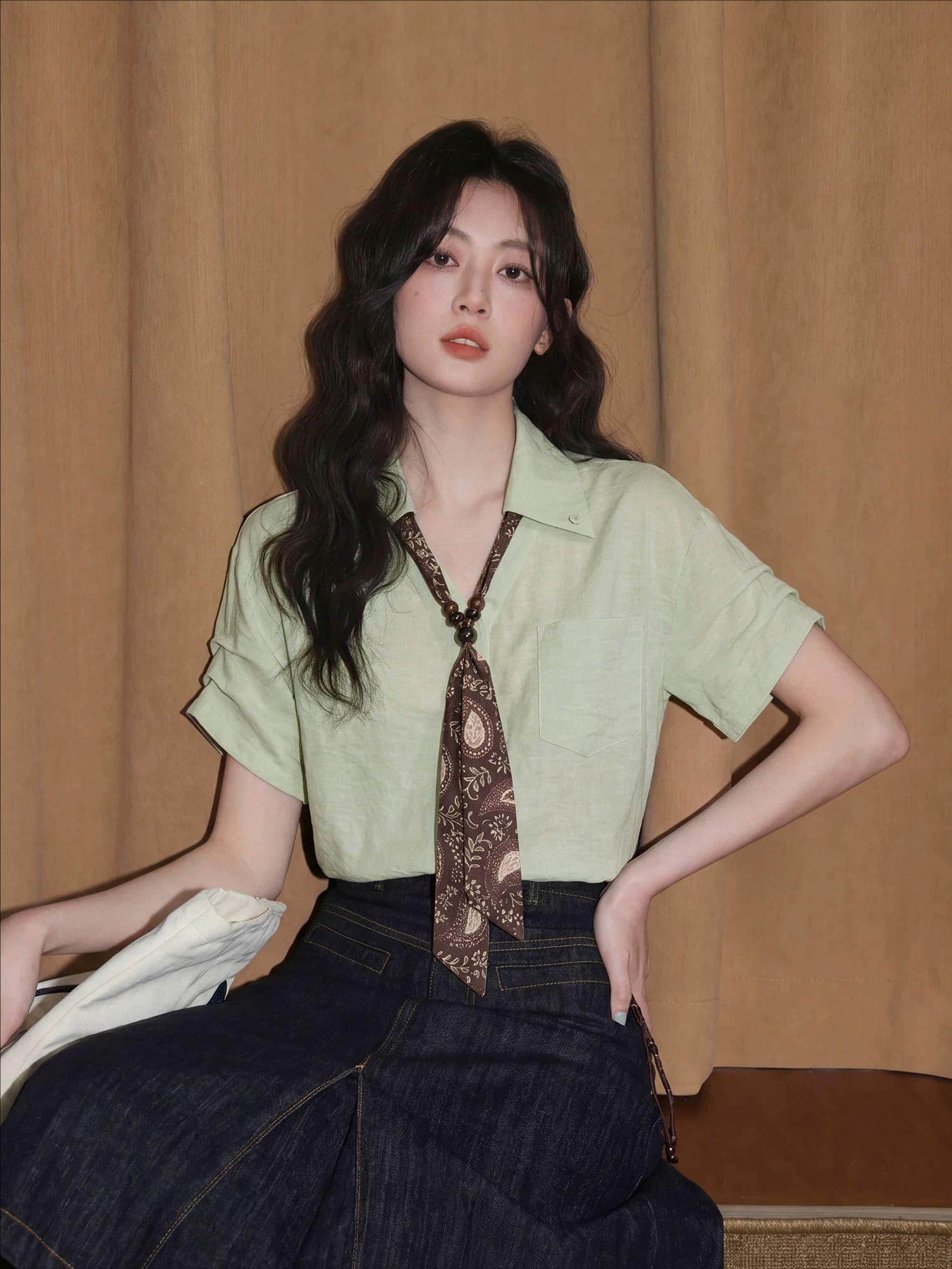 핑크색 V넥 반팔 여성 셔츠 여름 2026 새로운 품격 자이언트 잘 생긴 스카프 넥타이 셔츠 고유 한 맨위 이미지 4