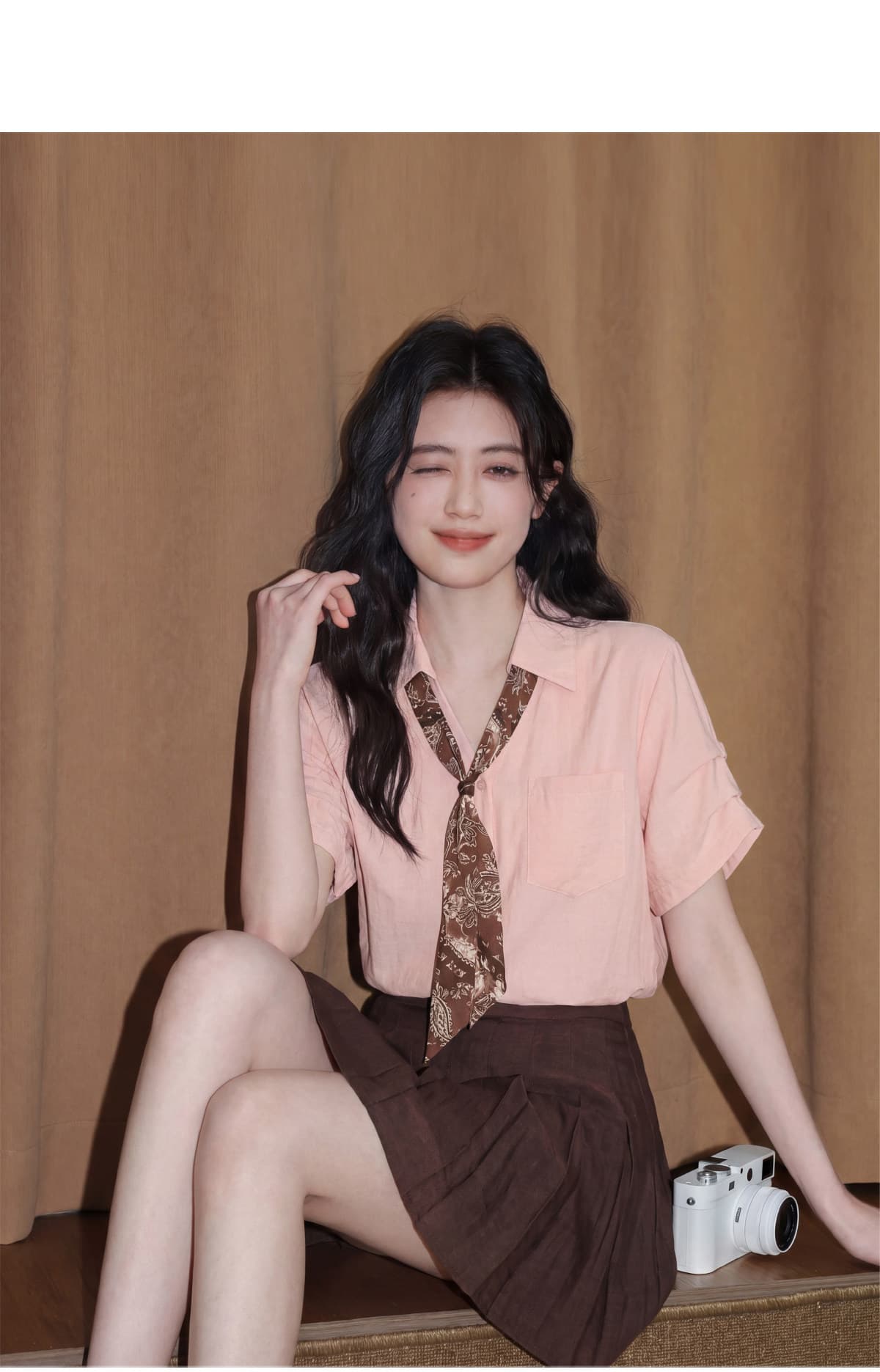 핑크색 V넥 반팔 여성 셔츠 여름 2026 새로운 품격 자이언트 잘 생긴 스카프 넥타이 셔츠 고유 한 맨위 상세 이미지 6