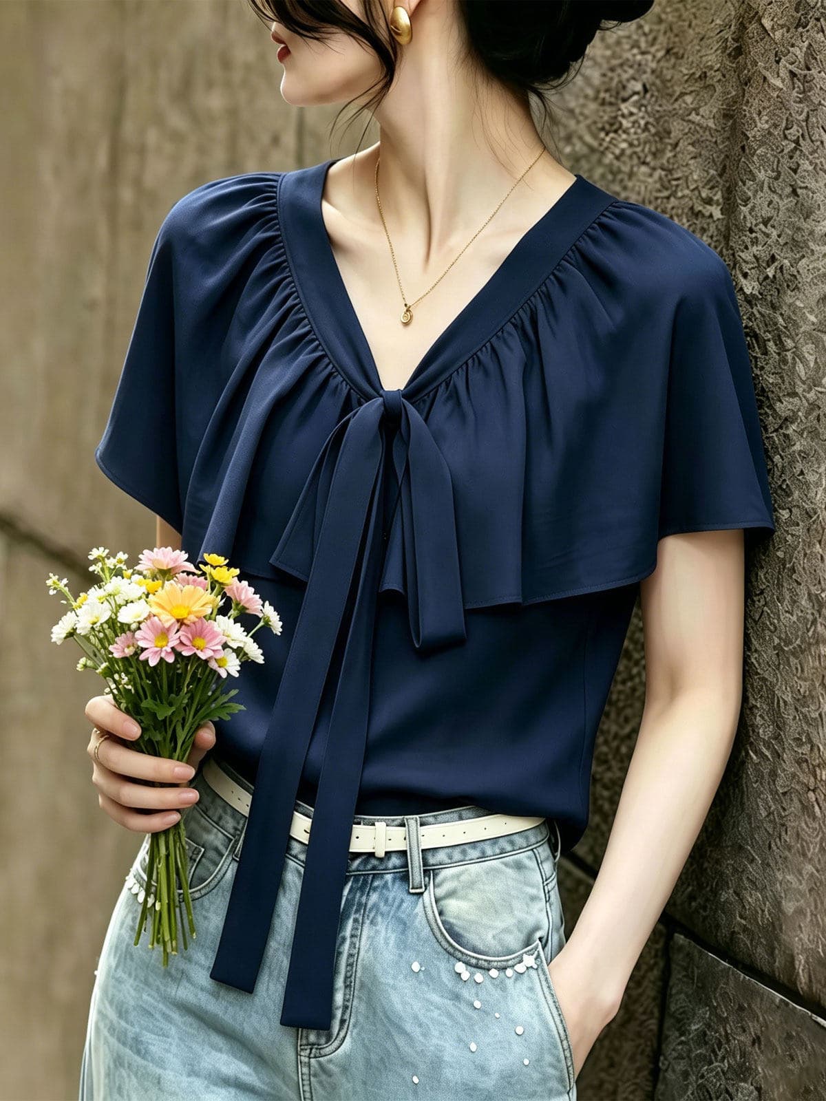 유럽 상품 고급 해군 프릴 스트랩 작은 셔츠 여성 2026 여름 새로운 빛 럭셔리 V넥 펌프 Pleat 빅 사이즈 맨위 이미지 2