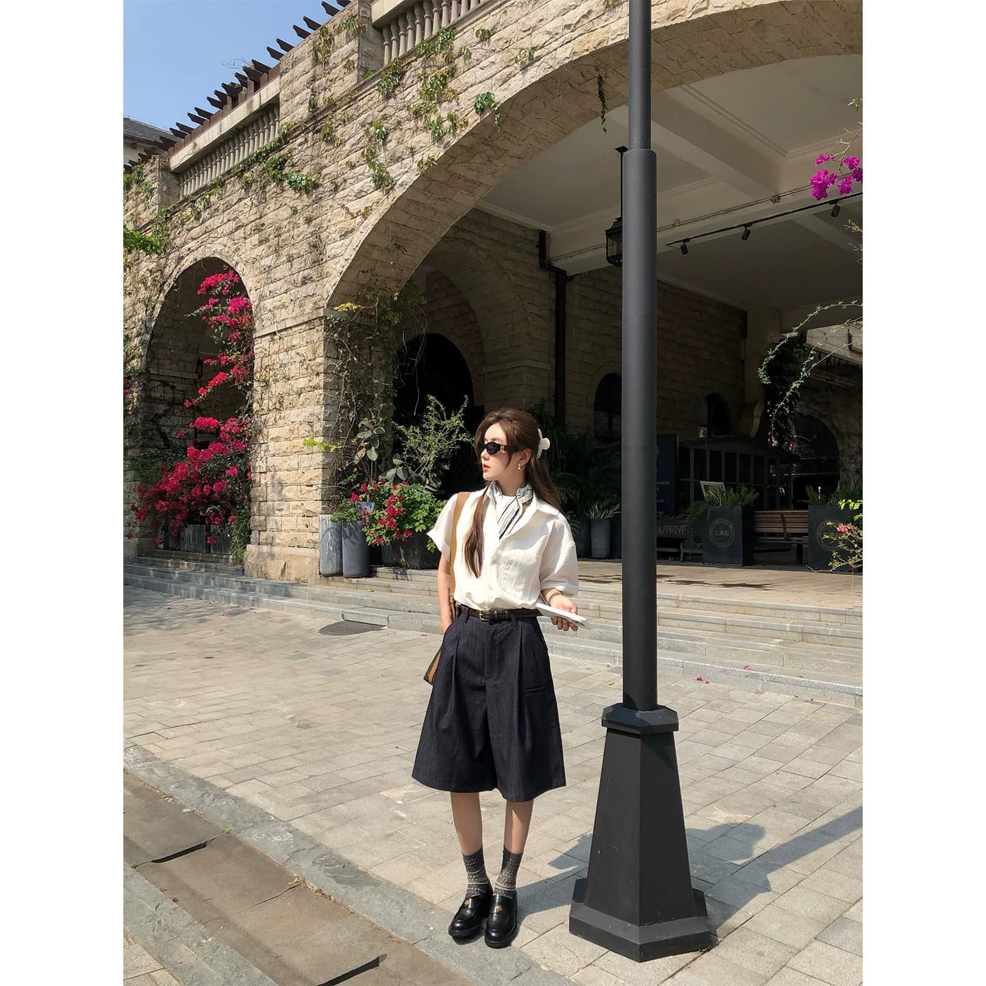 화이트 레트로 반팔 셔츠 여름 중성 바람 남자 여자 루즈핏 슬림해 보이는 다용도 캐주얼 셔츠 이미지 5