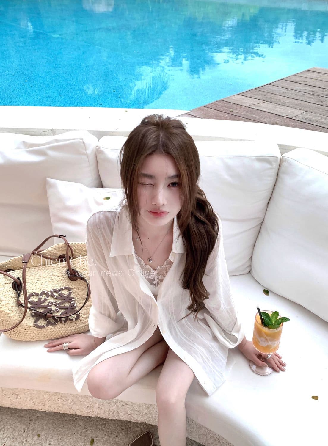 화이트 오래된 돈 바람 질감 센스 루즈핏 세로 줄무늬 화이트 여성 셔츠 한국 스타일 얇고 가벼운 긴팔 셔츠 ins 상세 이미지 8