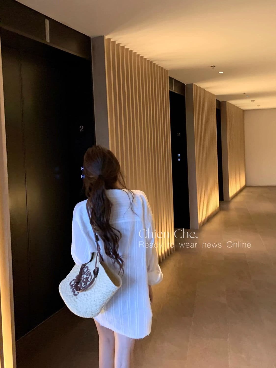 화이트 오래된 돈 바람 질감 센스 루즈핏 세로 줄무늬 화이트 여성 셔츠 한국 스타일 얇고 가벼운 긴팔 셔츠 ins 상세 이미지 15