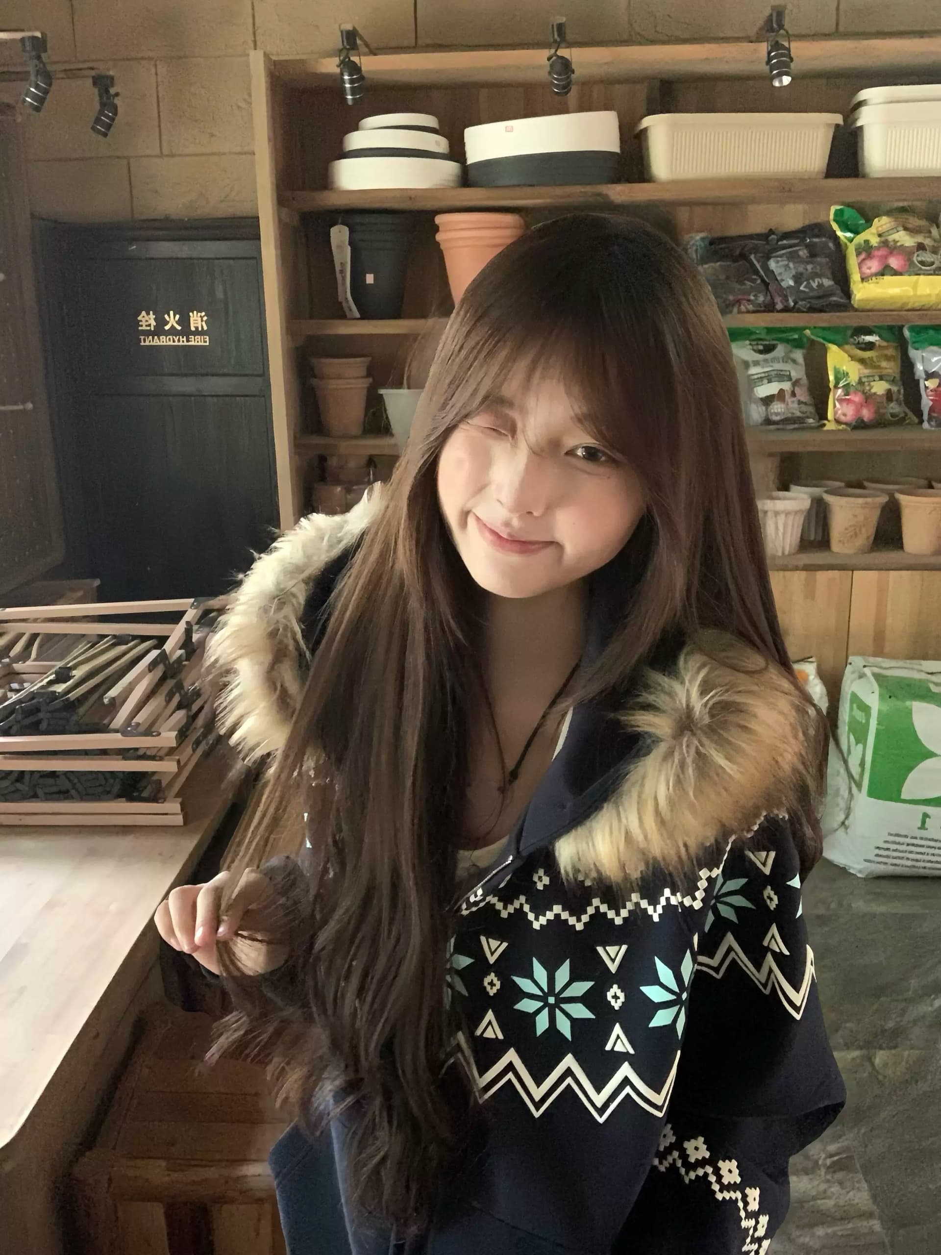 아메리칸 레트로 고급 센스 무늬 후드 티 스웨터 모피 칼라 여성 코트 가을 겨울 털이 있고 두꺼운 지퍼 오픈 가디건 맨위 상세 이미지 5