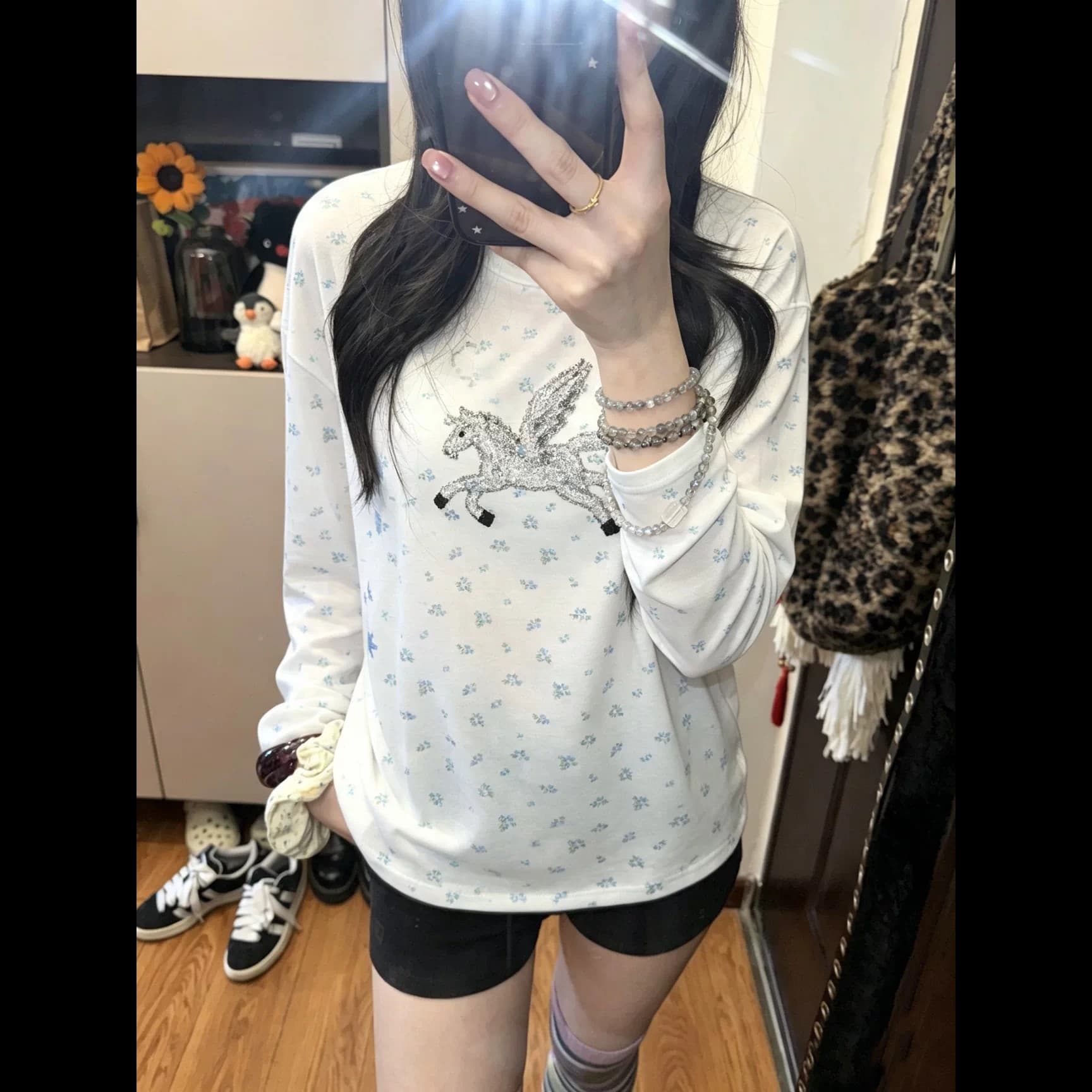 캡처 꿈 유니콘 전체 인쇄 작은 꽃무늬 구덩이 기사 질감 센스 캐주얼 라운드 넥 긴팔 티셔츠 가을 이미지 4