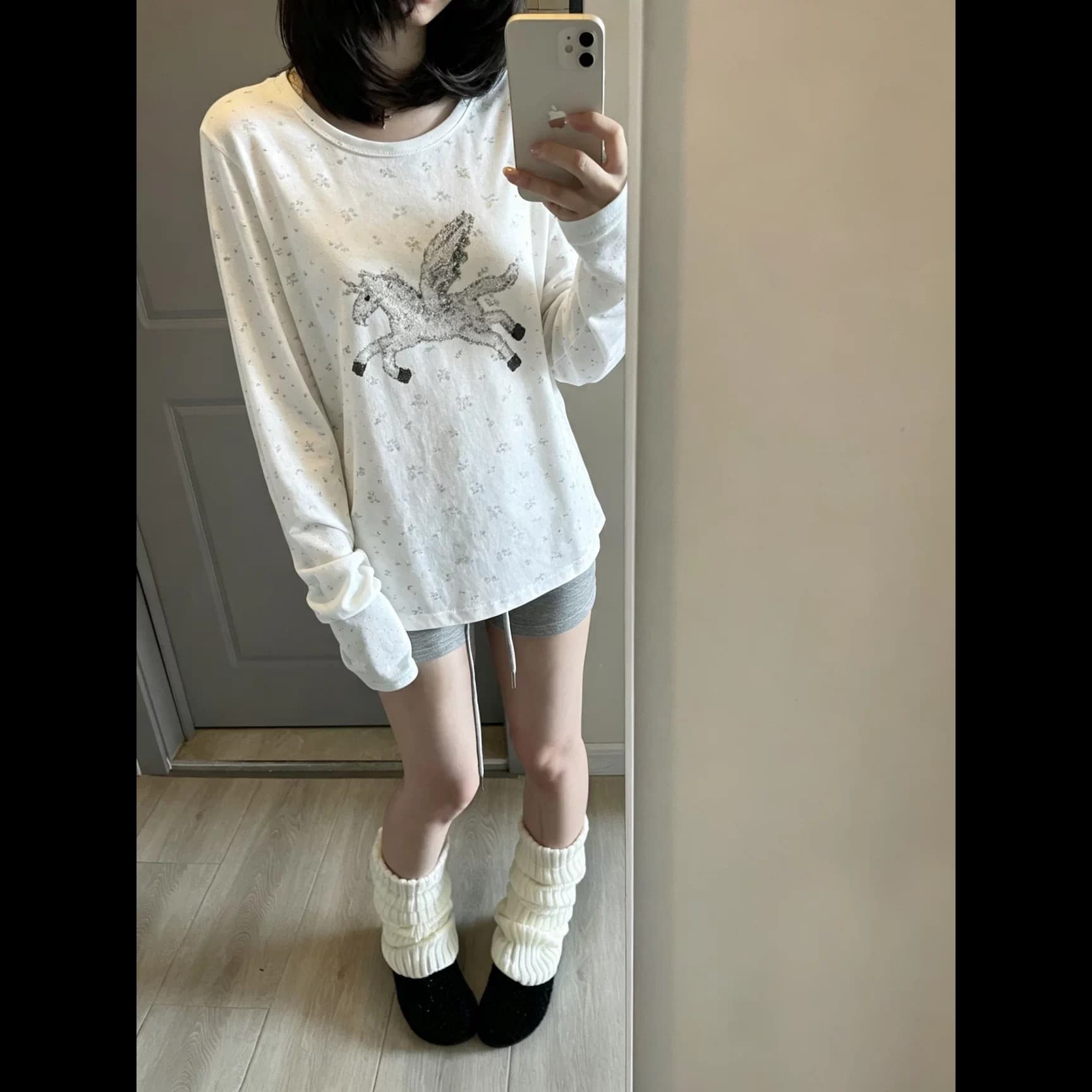 꽃무늬 라운드 넥 긴팔 티셔츠 유니콘 프린트 디자인 센스 작은 대중 한 부서 달콤함 다용도 연령 감소 만나는 맨위