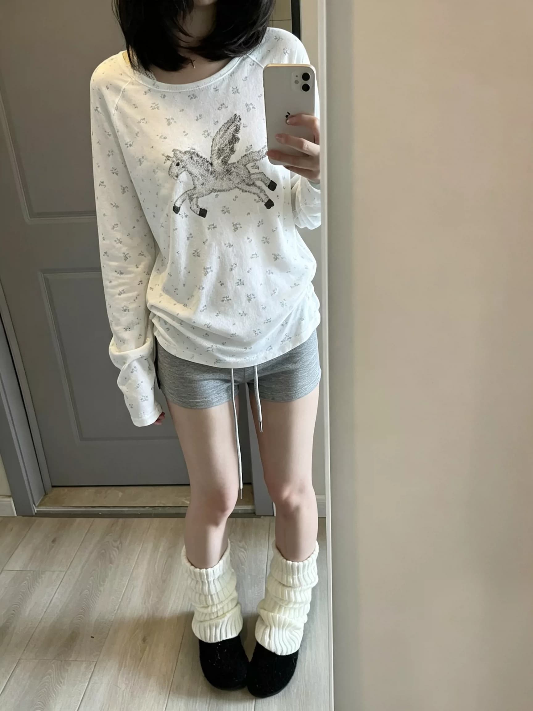 꽃무늬 라운드 넥 긴팔 티셔츠 유니콘 프린트 디자인 센스 작은 대중 한 부서 달콤함 다용도 연령 감소 만나는 맨위 상세 이미지 3
