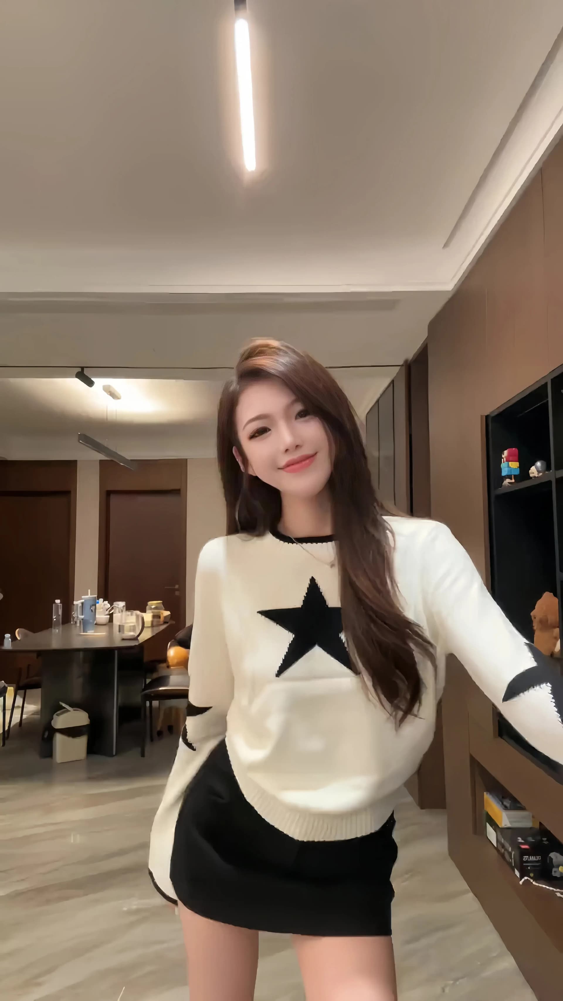 라운드 넥 스웨터 여자 가을 겨울 2026 새로운 루즈핏 슬림해 보이는 캐주얼 다용도 니트 스웨터 맨위 상세 이미지 9