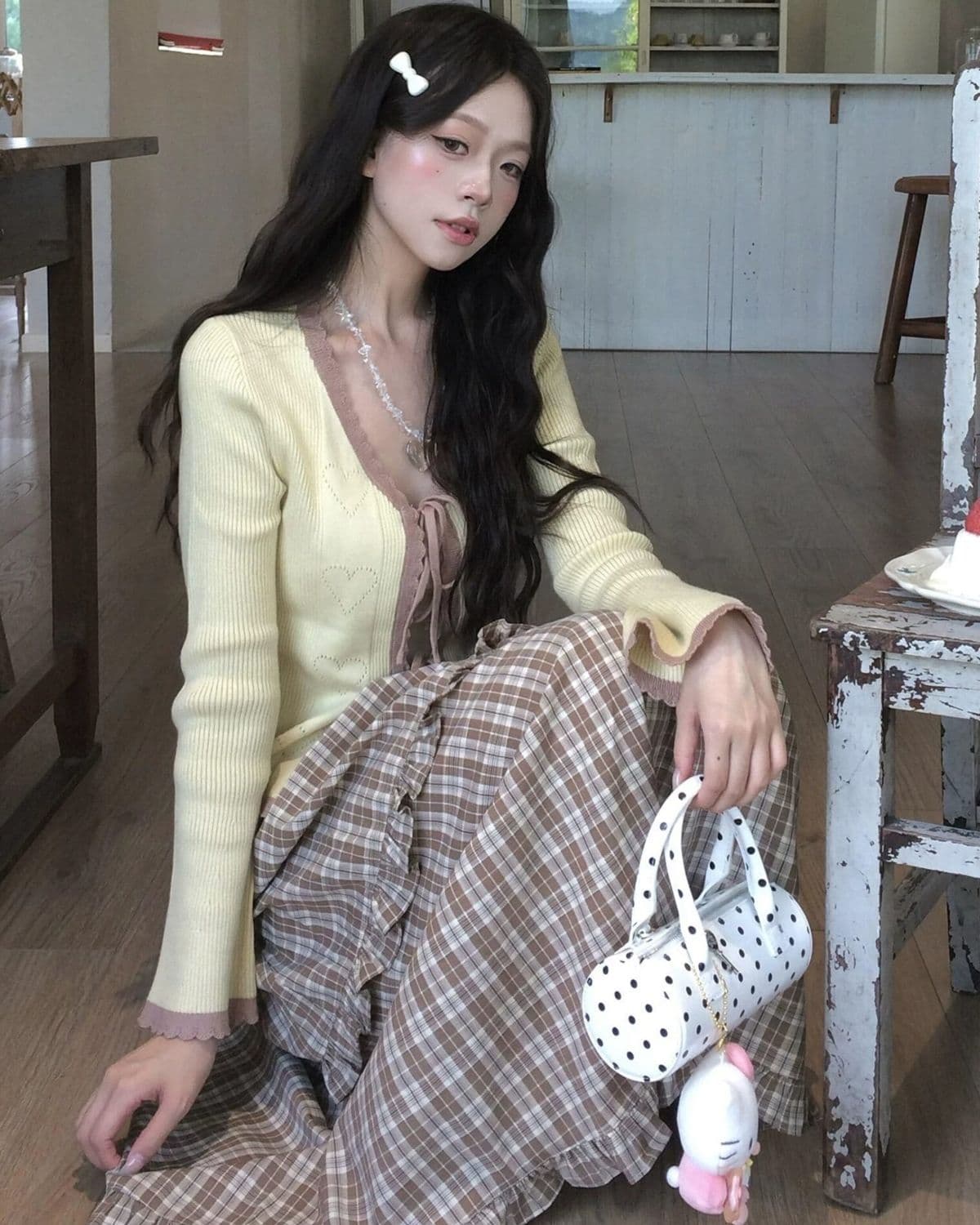 작은 키 황색 V넥 레이스업 얼음 실크 니트 오픈 가디건 여성 이른 가을 아름다운 자이언트 잘 생긴 ~ 중 쇼트 스타일 싱글 착용 맨위 상세 이미지 5