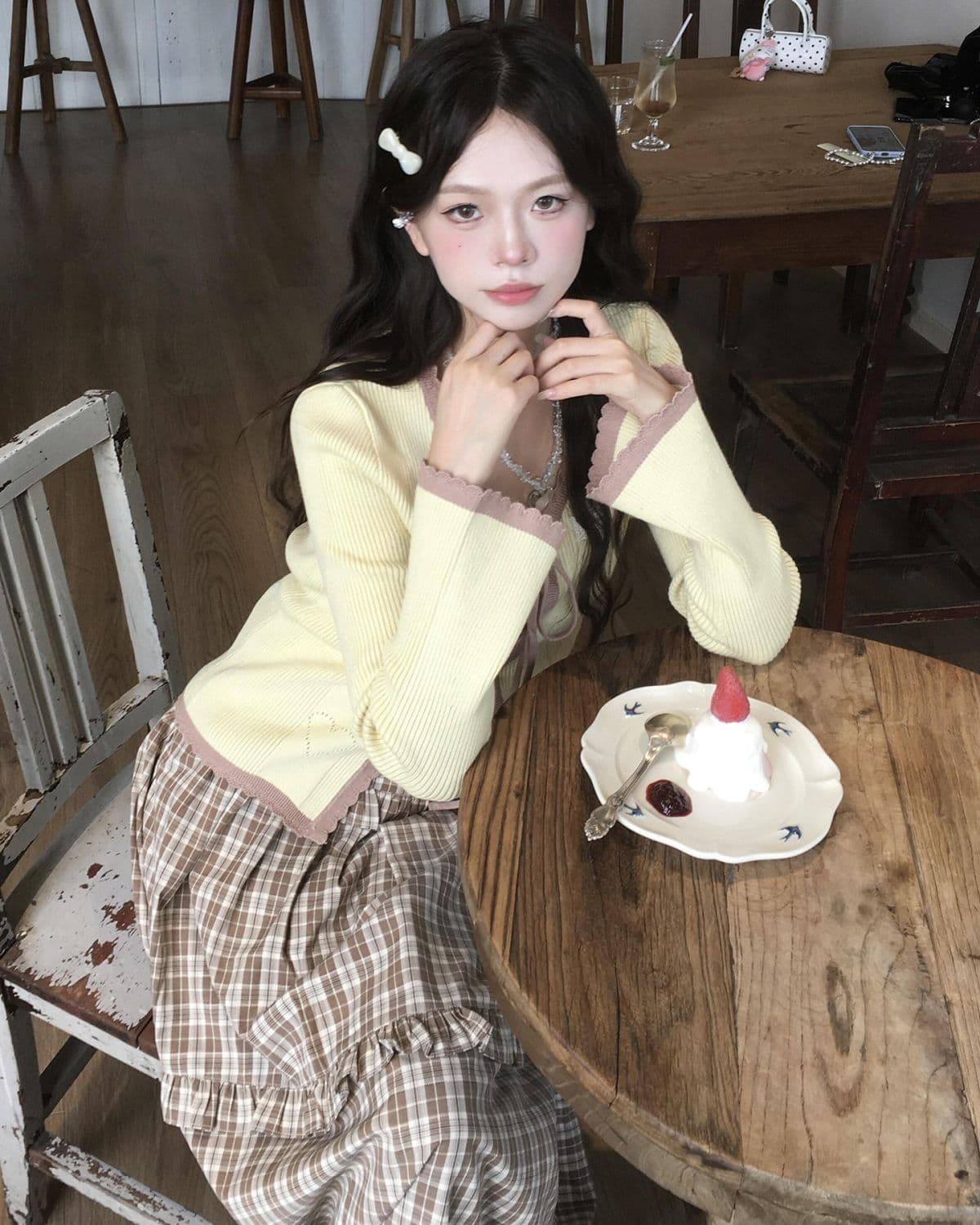 작은 키 황색 V넥 레이스업 얼음 실크 니트 오픈 가디건 여성 이른 가을 아름다운 자이언트 잘 생긴 ~ 중 쇼트 스타일 싱글 착용 맨위 상세 이미지 11