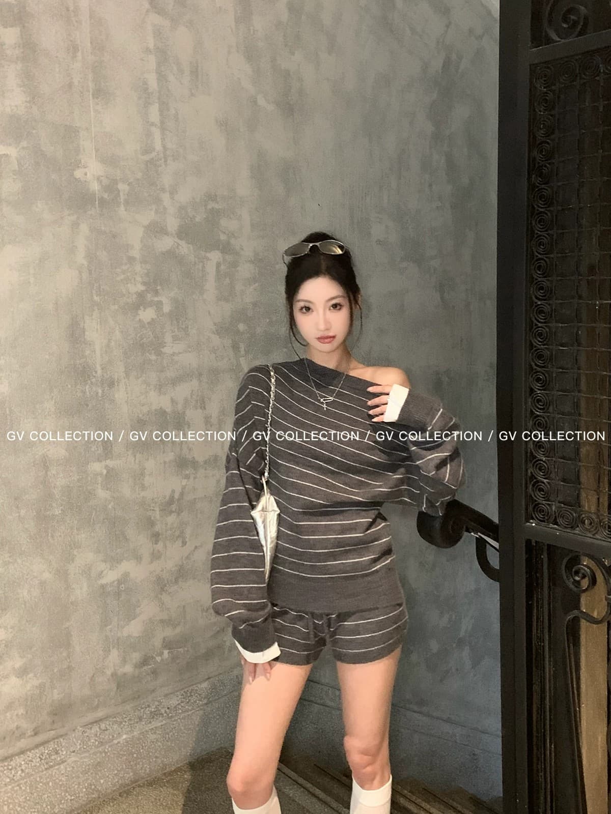 패션 세트 여성 2026 가을 겨울철 새로운 한 부서 스트라이프 비스듬한 어깨 니트 루즈핏 슬림해 보이는 느긋한 바람 투피스 세트 상세 이미지 18