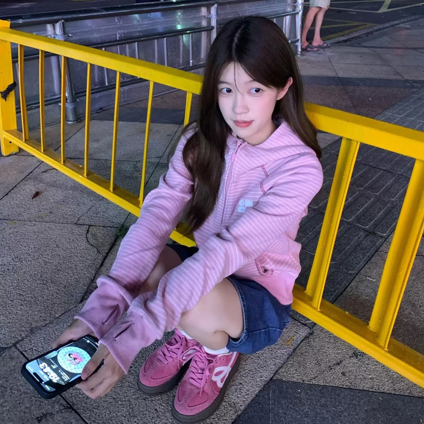 아메리칸 레트로 운동 스트라이프 후드 티 스웨터 여성 가을 2026 새로운 몸매 가꾸기 허리 수축 핫셀블라드 선 쇼트 스타일 재킷 이미지 3