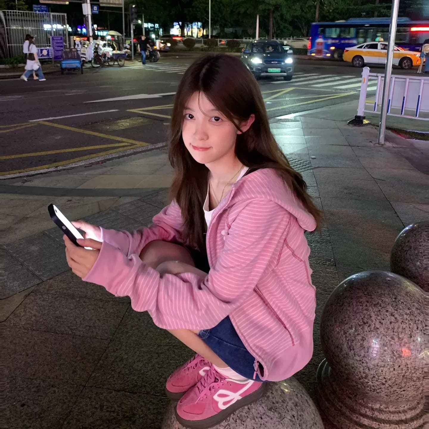 아메리칸 레트로 운동 스트라이프 후드 티 스웨터 여성 가을 2026 새로운 몸매 가꾸기 허리 수축 핫셀블라드 선 쇼트 스타일 재킷 이미지 2