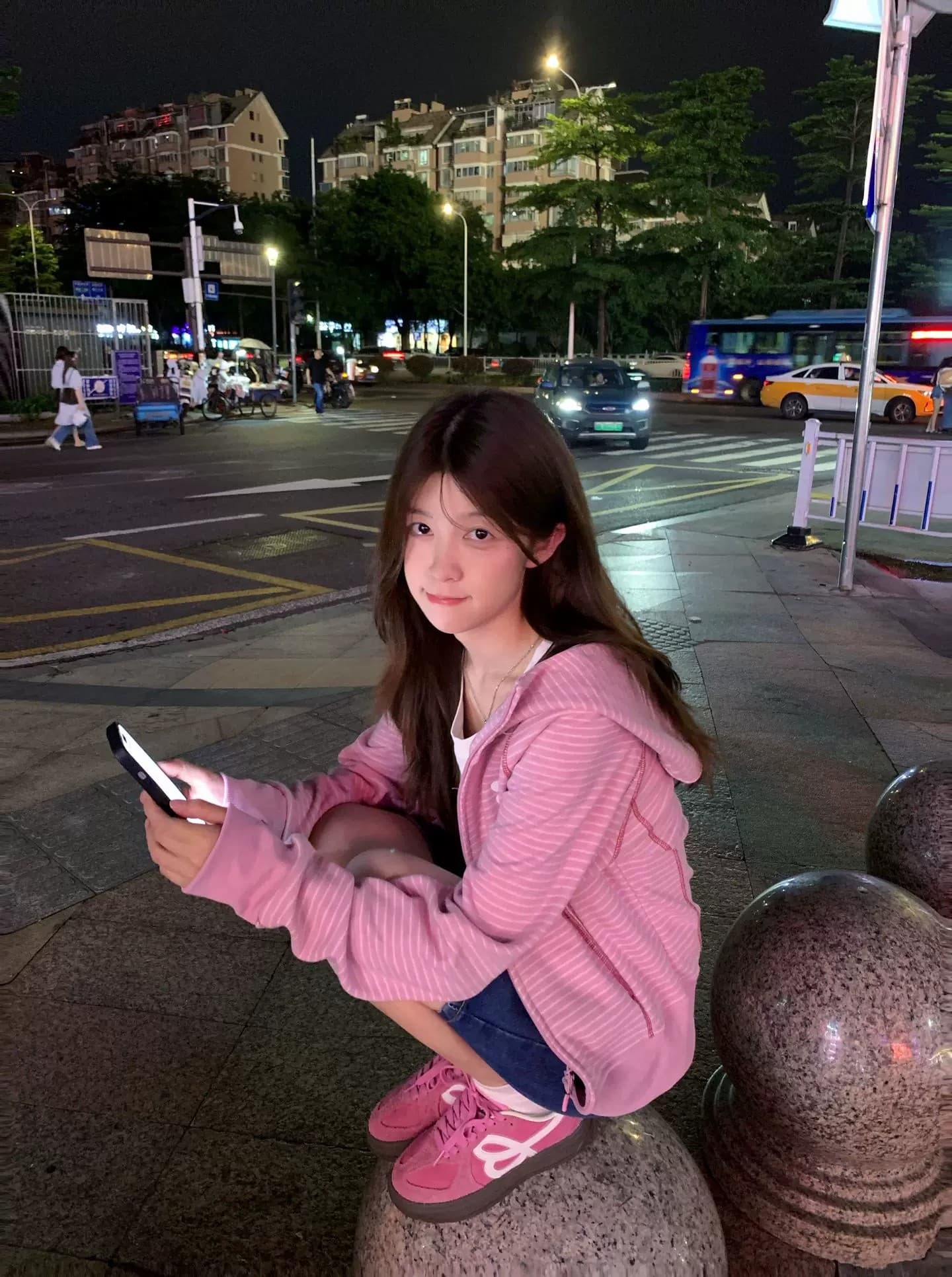 아메리칸 레트로 운동 스트라이프 후드 티 스웨터 여성 가을 2026 새로운 몸매 가꾸기 허리 수축 핫셀블라드 선 쇼트 스타일 재킷 상세 이미지 2