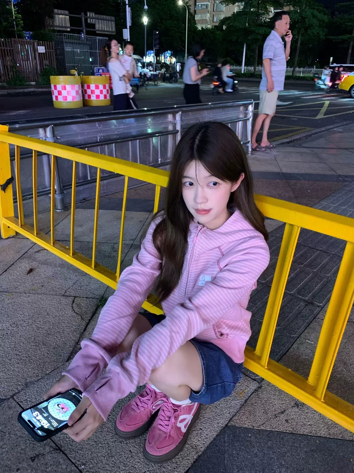 아메리칸 레트로 운동 스트라이프 후드 티 스웨터 여성 가을 2026 새로운 몸매 가꾸기 허리 수축 핫셀블라드 선 쇼트 스타일 재킷 상세 이미지 3