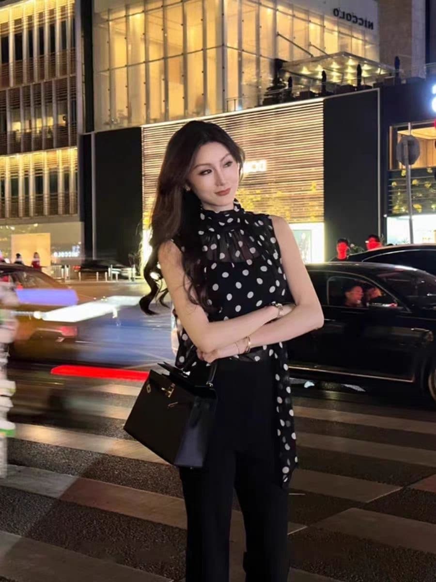 프랑스식 검정색 도트 무늬 시폰 셔츠 여성 2026 새로운 여름 품격 레이스업 얇은 스타일 민소매 조끼 Tulle 맨위 이미지 3