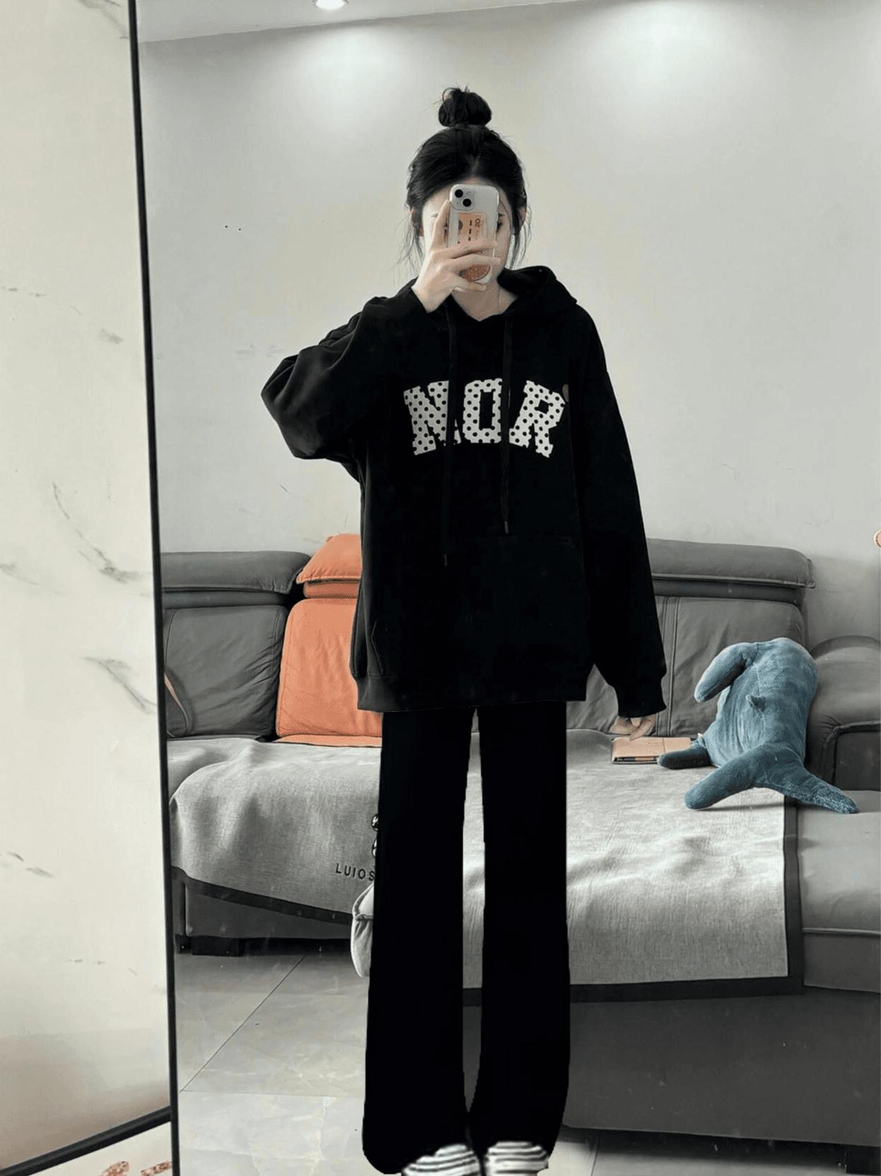 가을의 날 ootd 착용 가져 가라. 전체 집합 마이크로 지방 자이언트 잘 생긴 ~ 중 털이 있는 후드 검정색 후드티 와이드 레그 팬츠 두 조각 여성 세트