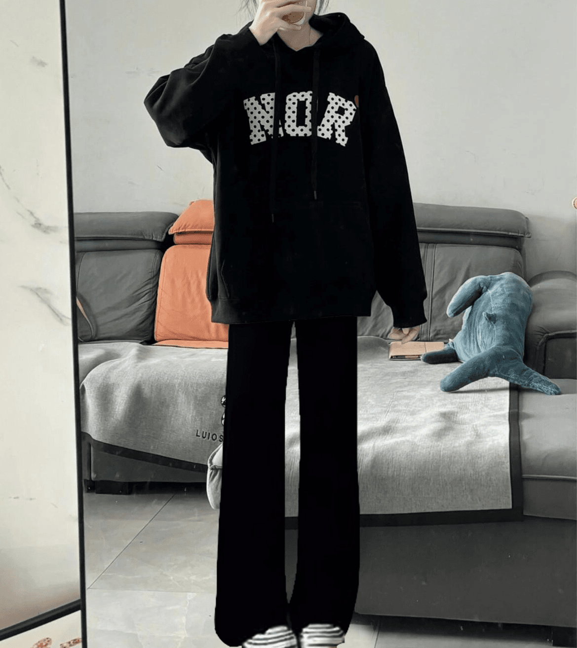가을의 날 ootd 착용 가져 가라. 전체 집합 마이크로 지방 자이언트 잘 생긴 ~ 중 털이 있는 후드 검정색 후드티 와이드 레그 팬츠 두 조각 여성 세트 이미지 3