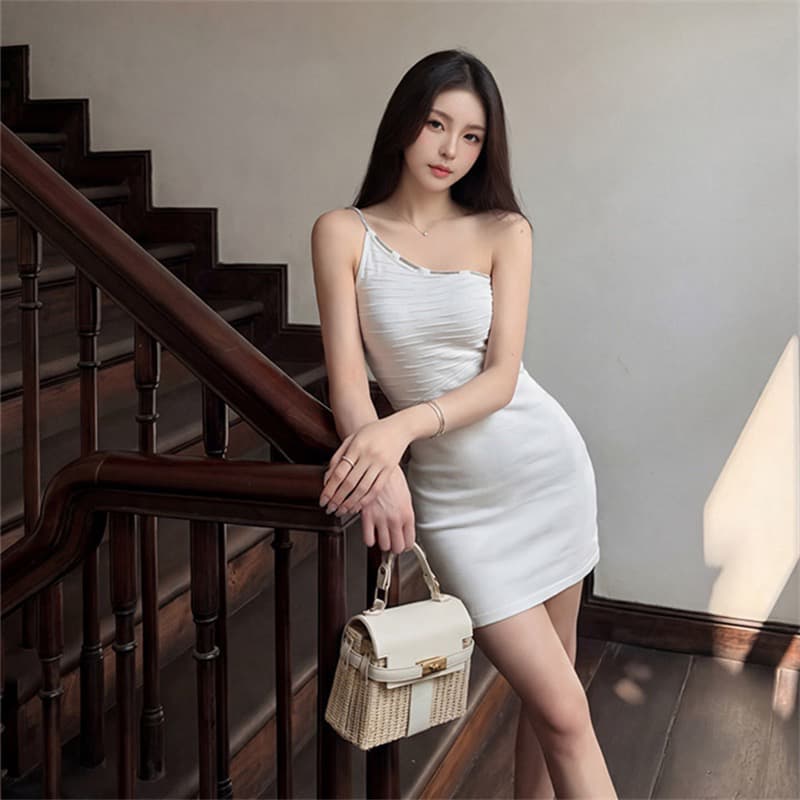 프랑스식 훈련 사슬 비스듬한 어깨 여성 드레스 여름 몸매 가꾸기 슬림해 보이는 주름 타이트 스커트 핫걸 섹시함 오프숄더 짧은 치마 이미지 3