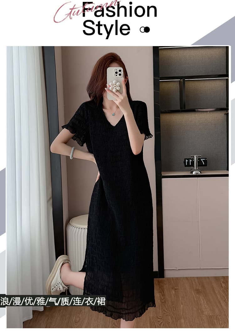 고급 빛 럭셔리 질감 센스 품격 V넥 여성 드레스 2026 여름 빅 사이즈 프랑스식 우아함 슈퍼 슬림해 보이는 작은 검은 드레스 상세 이미지 3