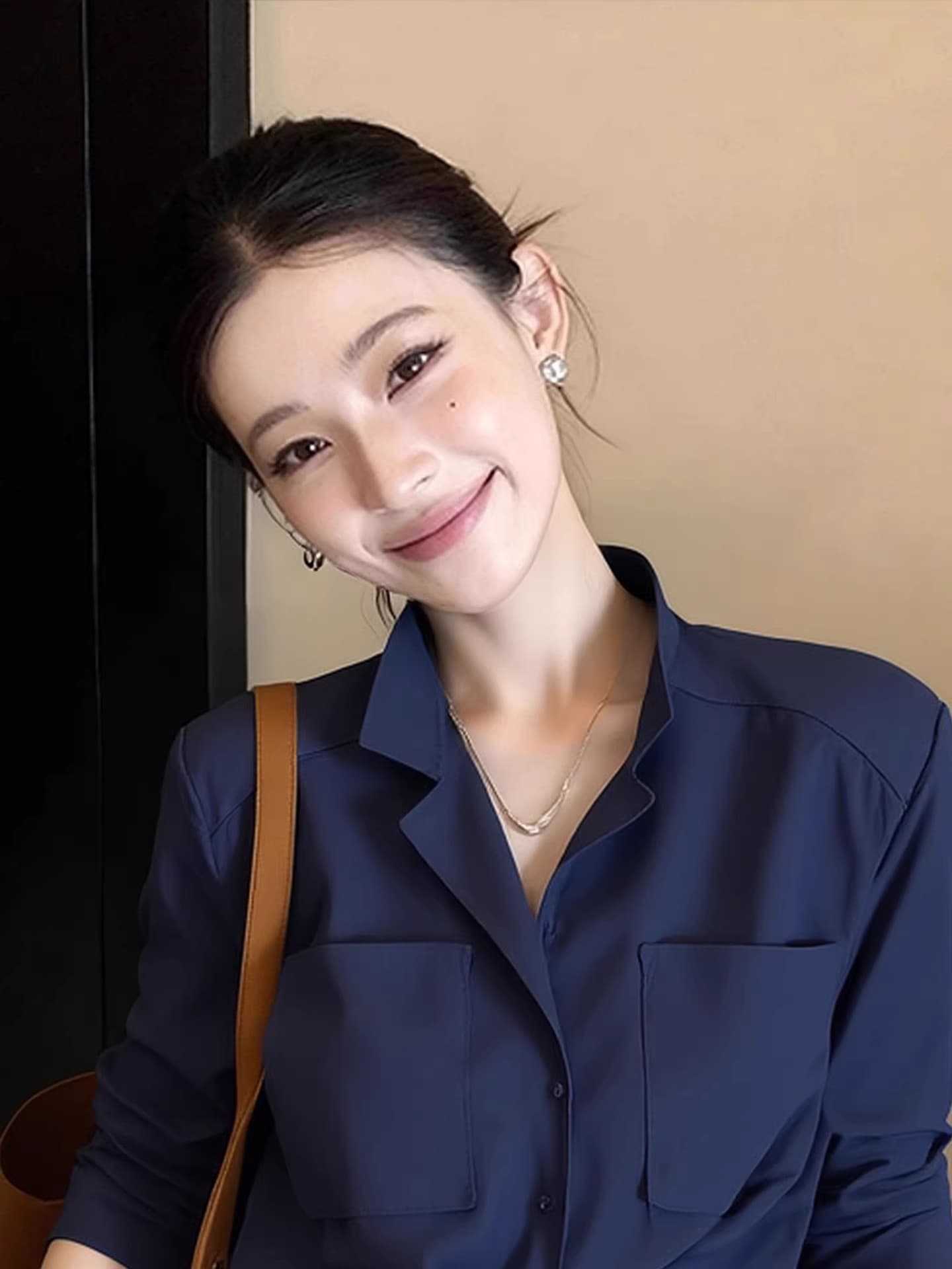 출퇴근 바람 블루 색상 긴팔 여성 셔츠 2026 새로운 고유 한 자이언트 잘 생긴 ~ 중 디자인 센스 허리 수축 슬림해 보이는 맨위 상세 이미지 2