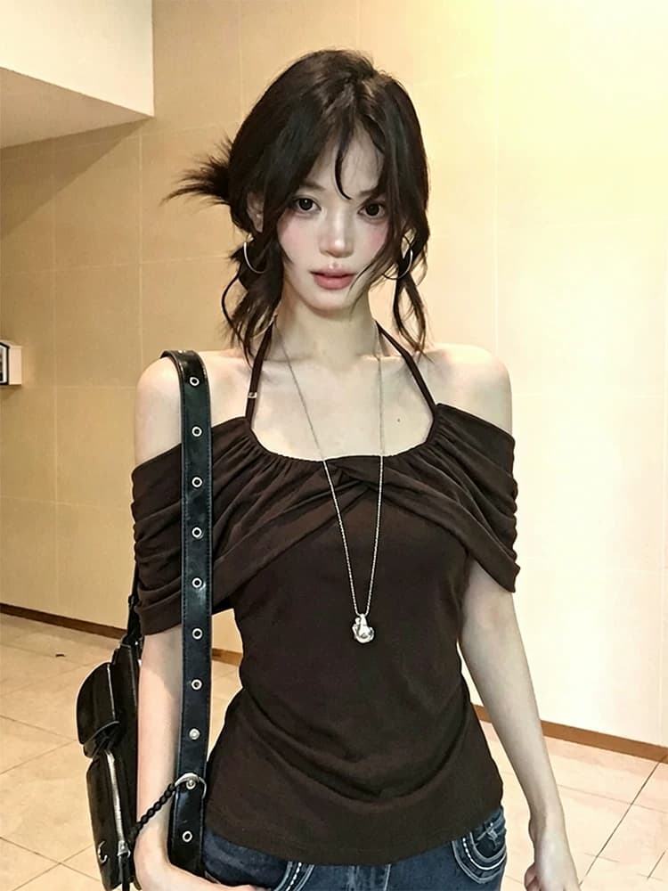아메리칸 핫걸 바람 행침 목 슬립 오프숄더 티셔츠 여성 여름 주름 디자인 센스 허리 수축 슬림해 보이는 오프숄더 맨위